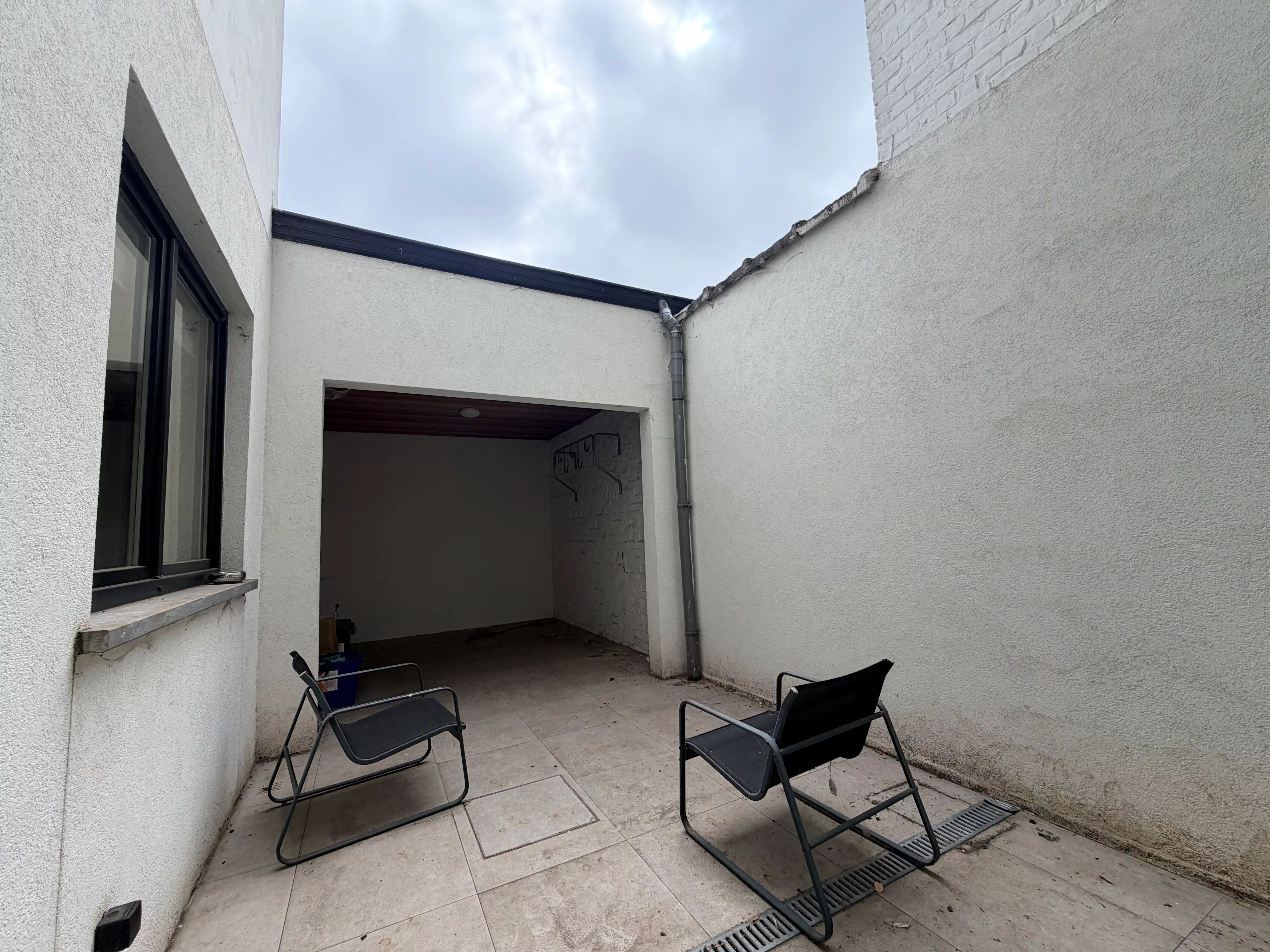 --- NIEUW --- Prachtig gerenoveerd appartement met 3 slaapkamers. foto 12