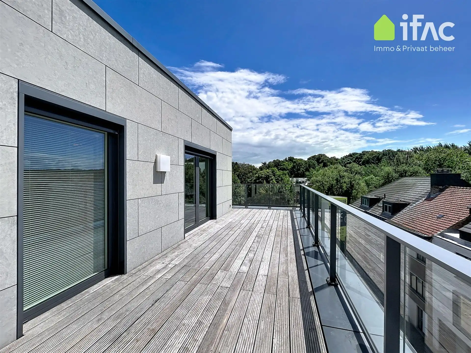 Lichtrijk penthouse appartement met ruim terras foto 6