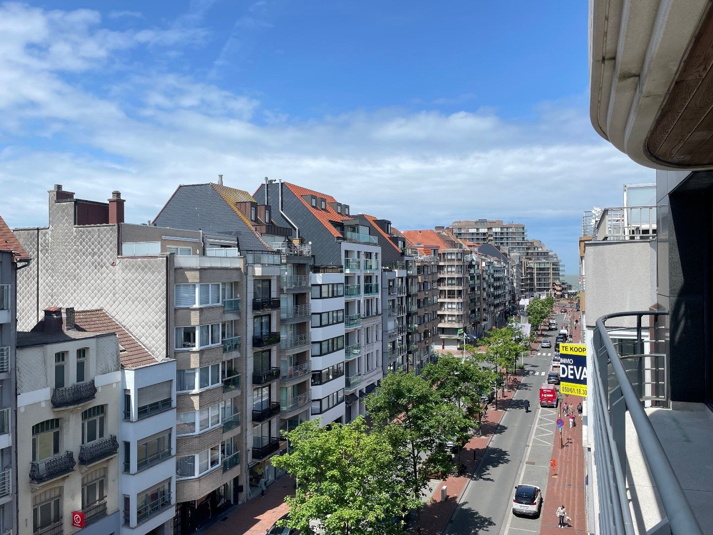 Zeer licht en zonnig appartement met 3 slpk. gelegen in het centrum van Knokke met een façade van 9m. foto 3