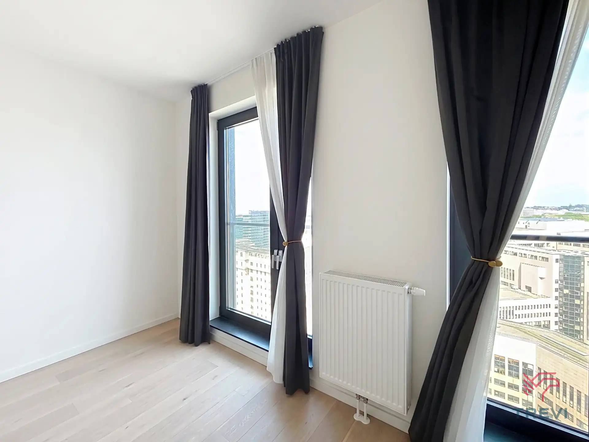 APPARTEMENT OP DE 21STE VERDIEPING IN DE EUROPESE WIJK ! foto 9