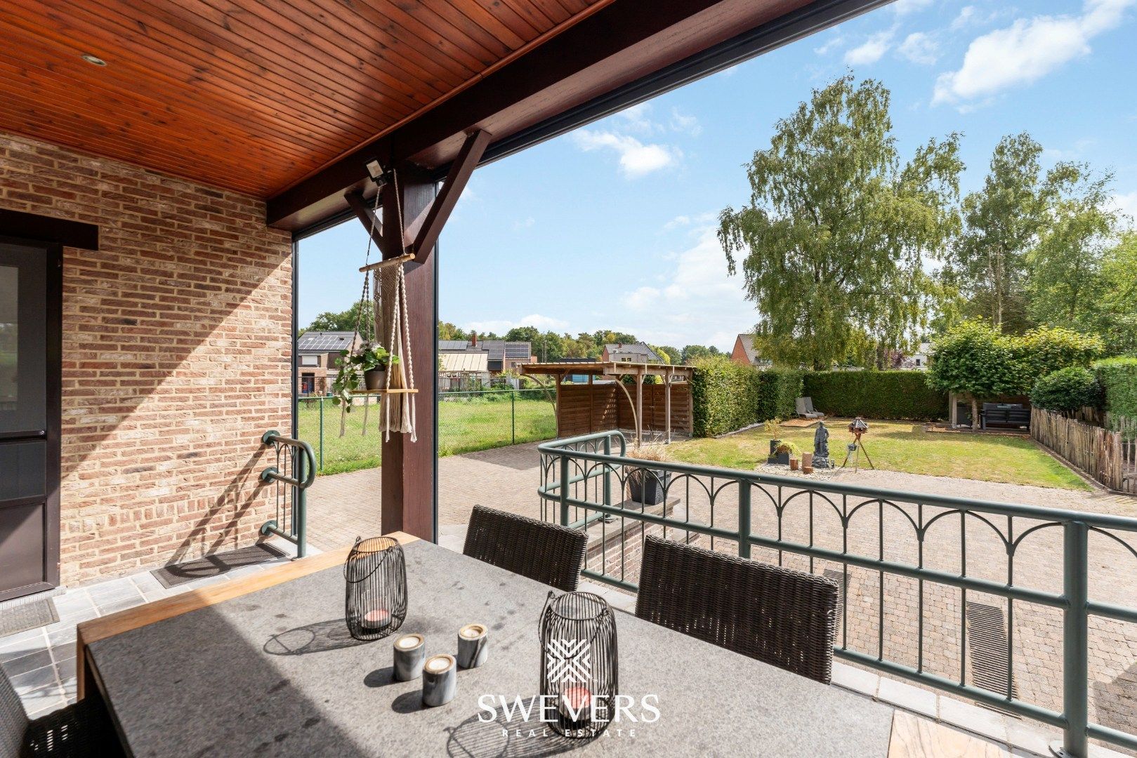 Landelijke vrijstaande woning met ruime slaapkamers, zonnig terras en tuin foto 26