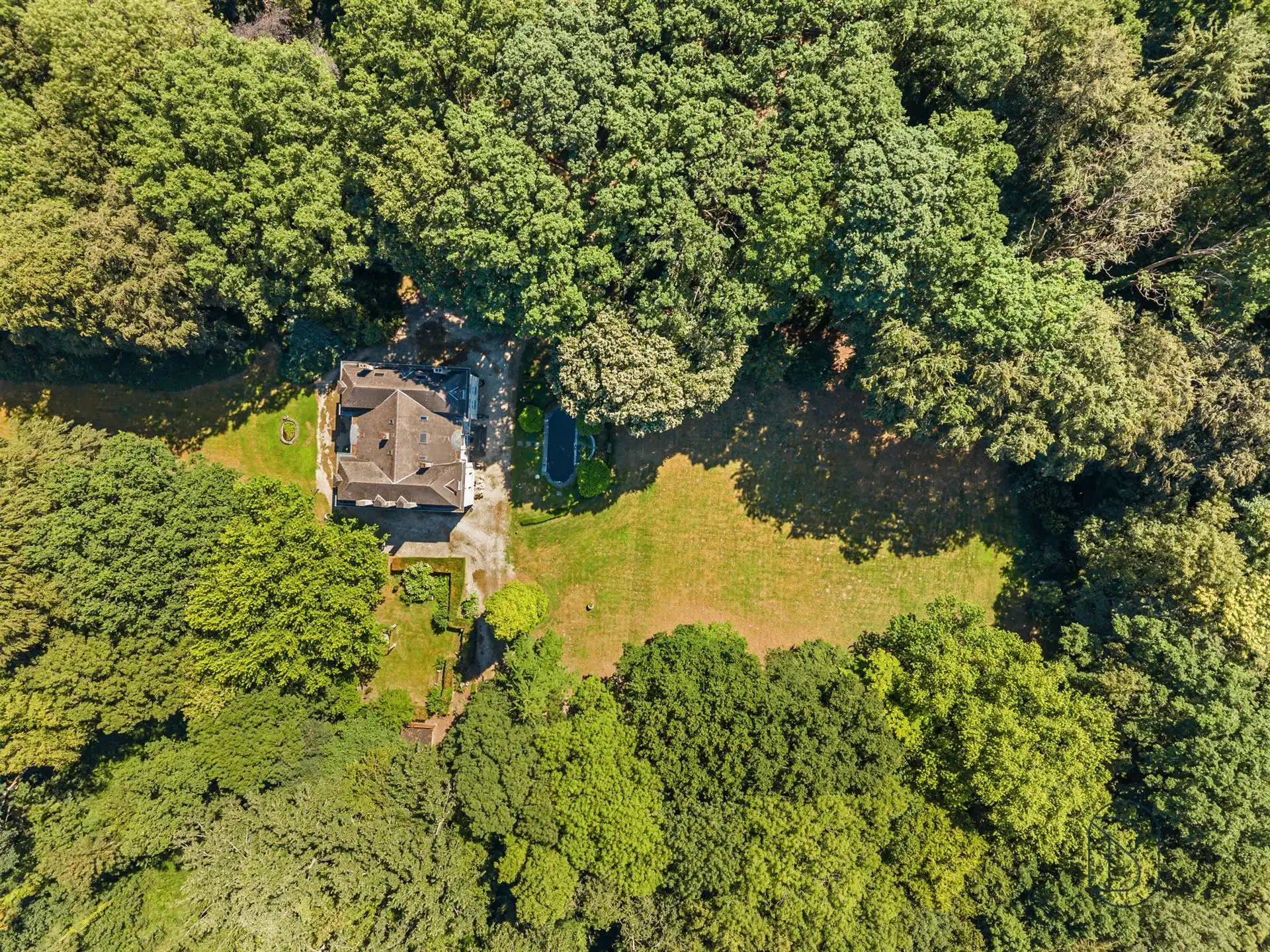 Prachtig kasteel met koetshuis op meer dan 8,7 hectare! foto 26