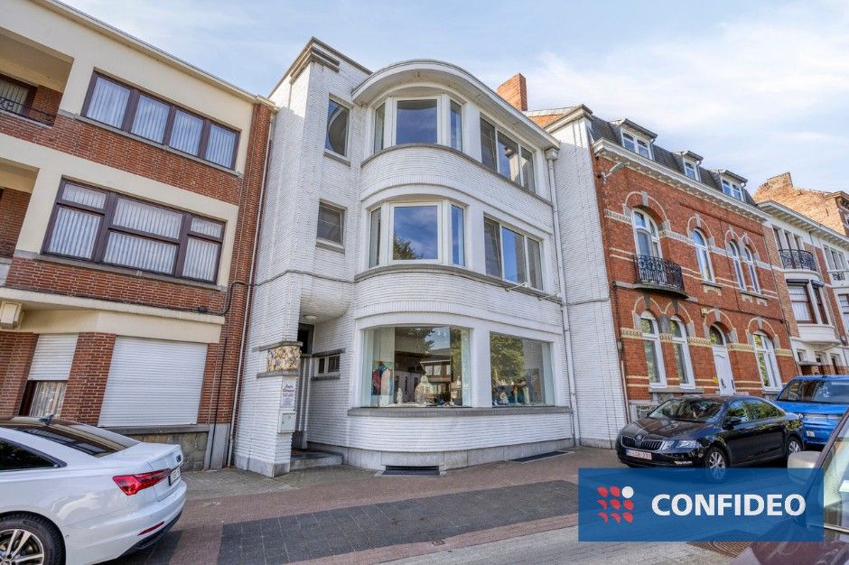 Hoofdfoto van de publicatie: Uniek herenhuis met atelier en ruime bewoonbare oppervlakte in hartje Tongeren