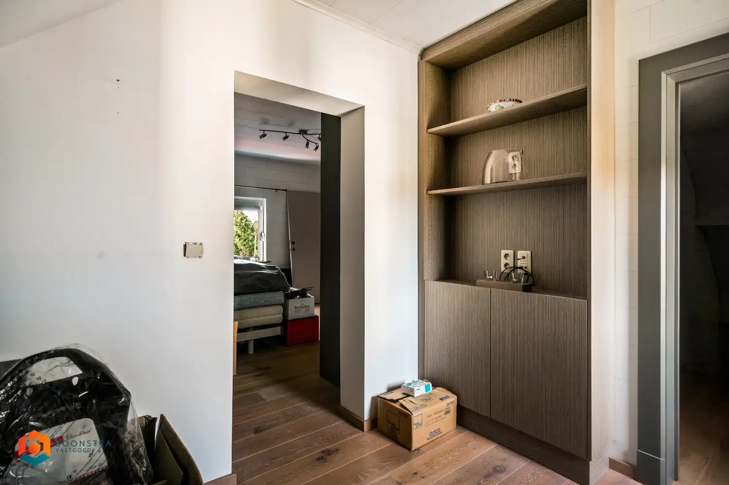 Woning met 2 slpkrs en bijgebouw met veel potentieel foto 11