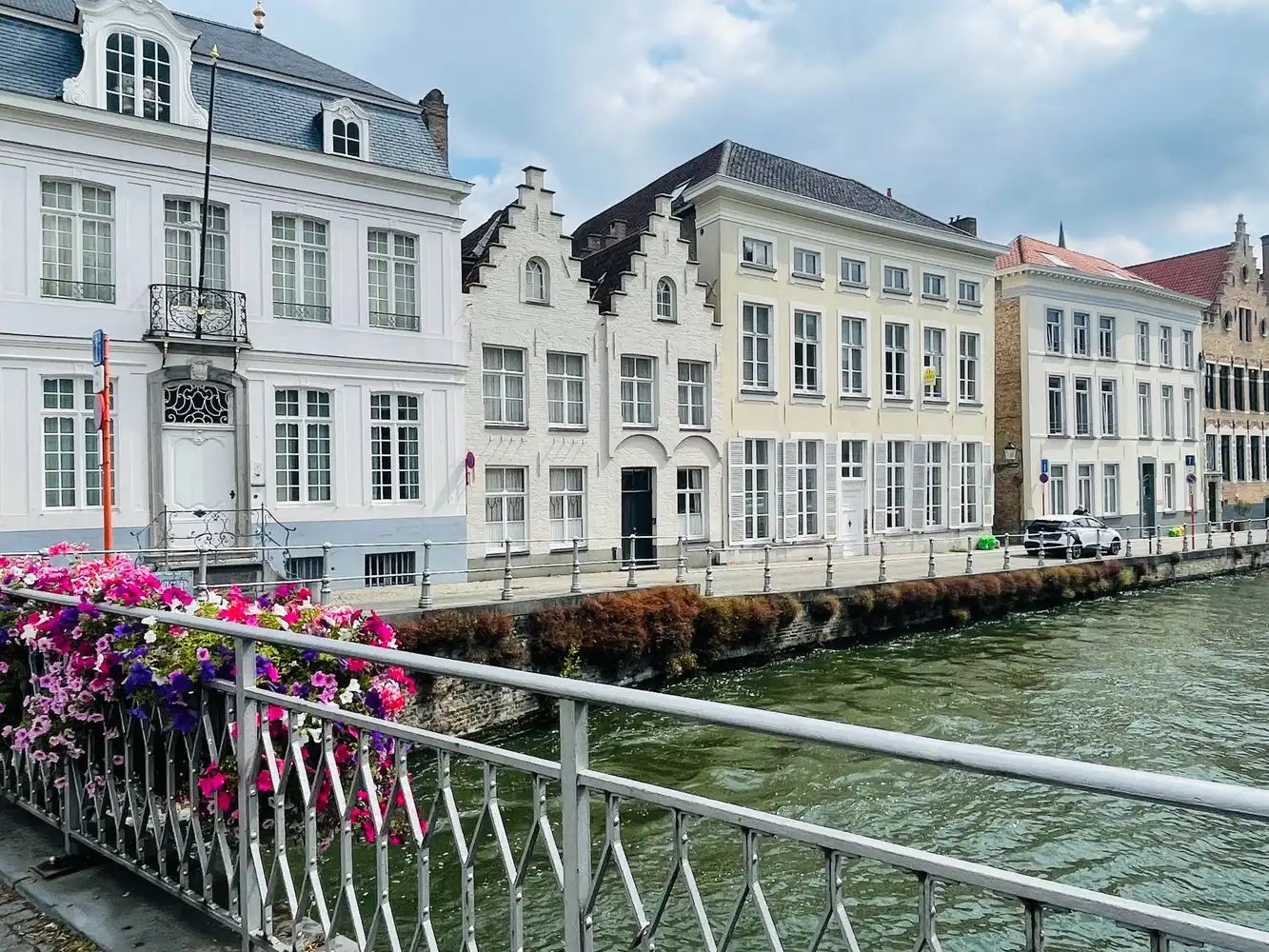 Brugge, aan de SINT-ANNAREI ,  PRACHTIG&nbsp; APPARTEMENT in een herenhuis  Living 60 m² met  mezzanine van 50m² + 2 Slaapkamers, foto 2