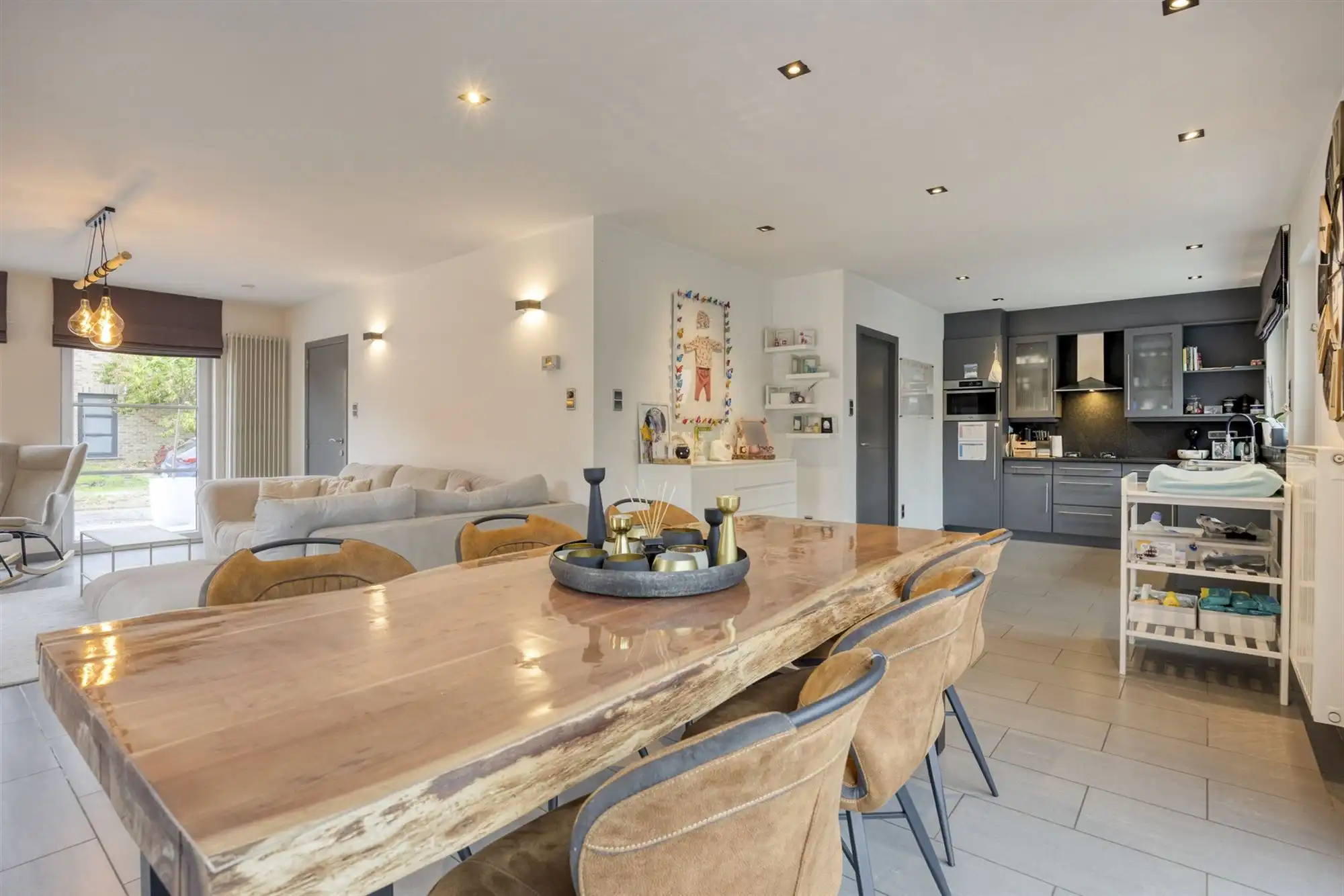 Ruime energiezuinige gezinswoning met 4 slaapkamers foto 8