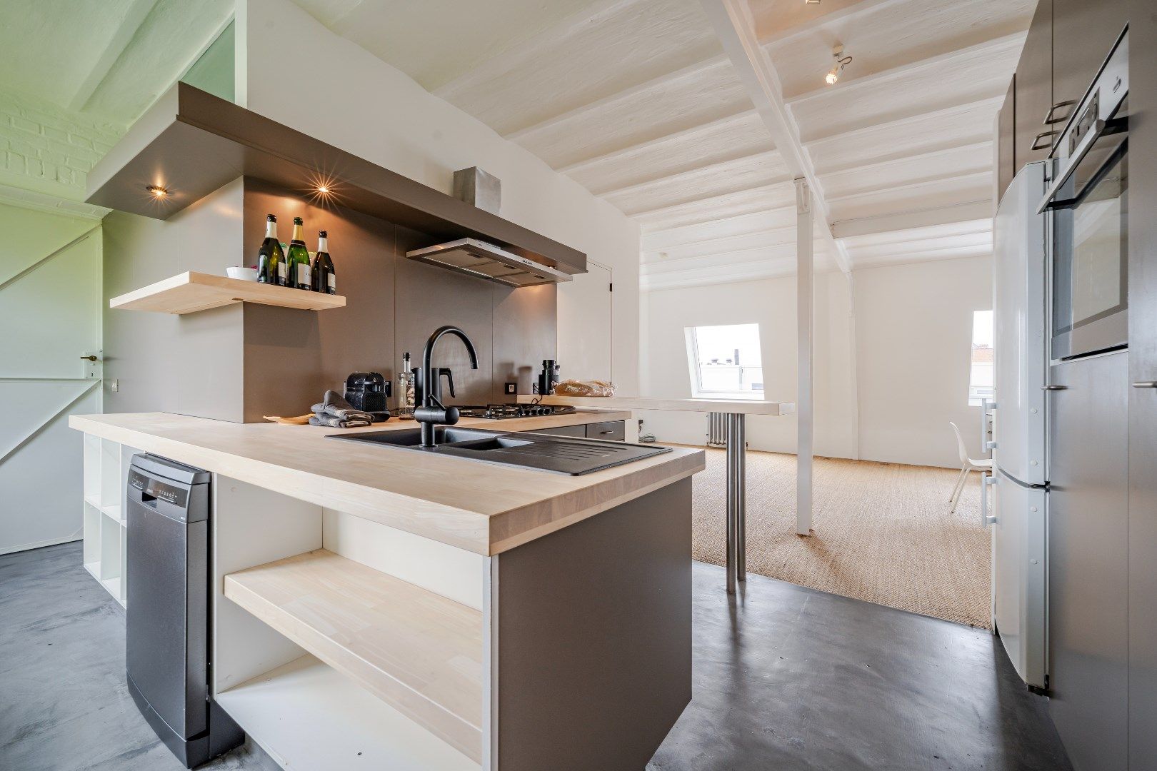 Prachtige 2-slpk loft in het historisch centrum foto 7