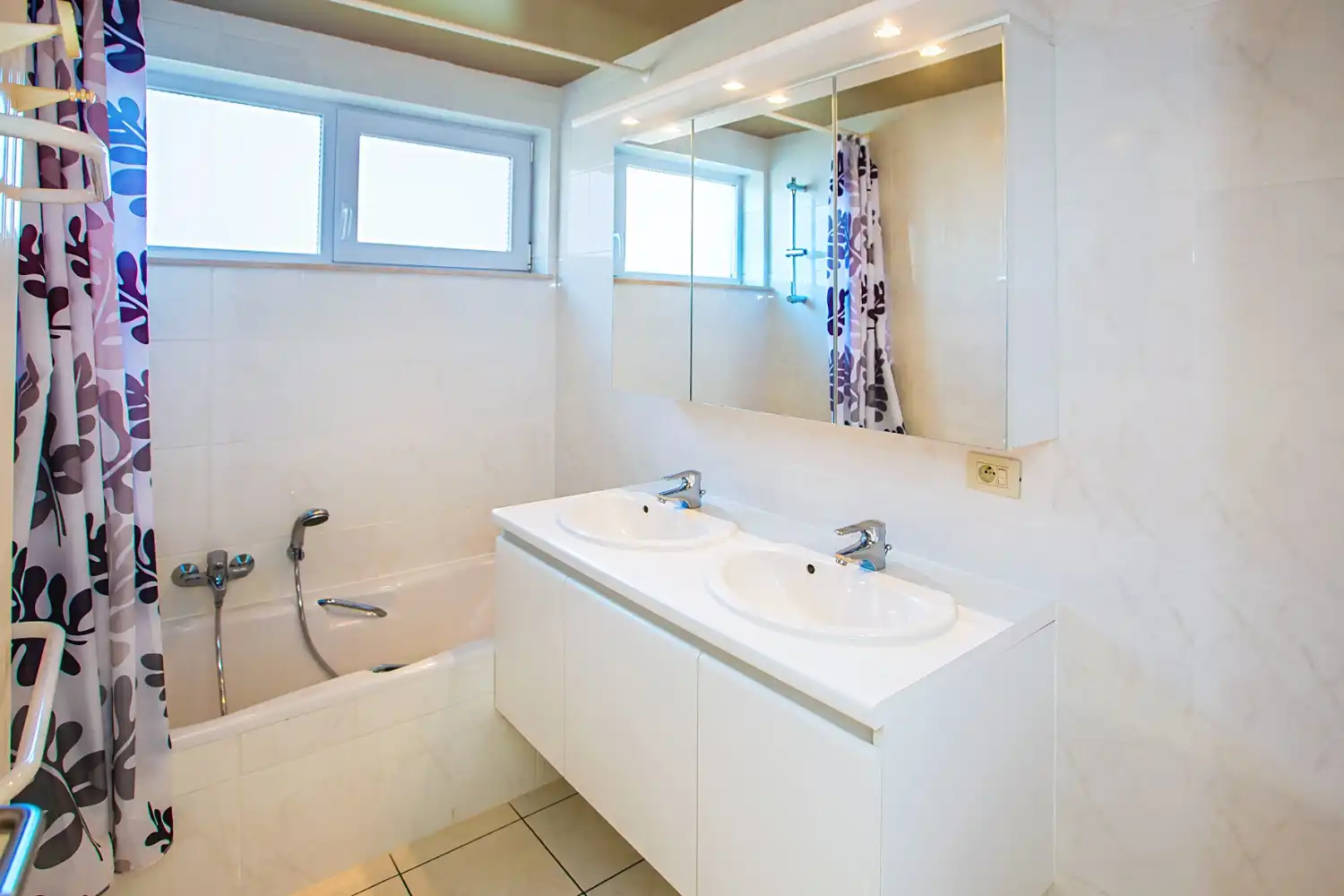 Lichtrijk 2-slaapkamerappartement met zongericht terras in Middelkerke foto 14