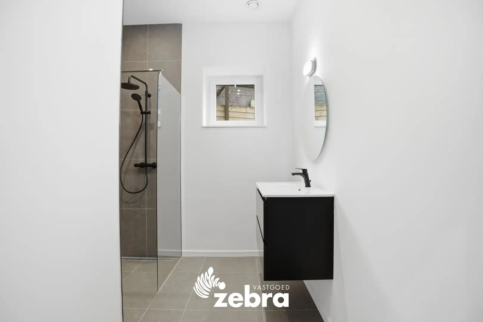 Gerenoveerde halfopen bebouwing in hartje Rumbeke! foto 7