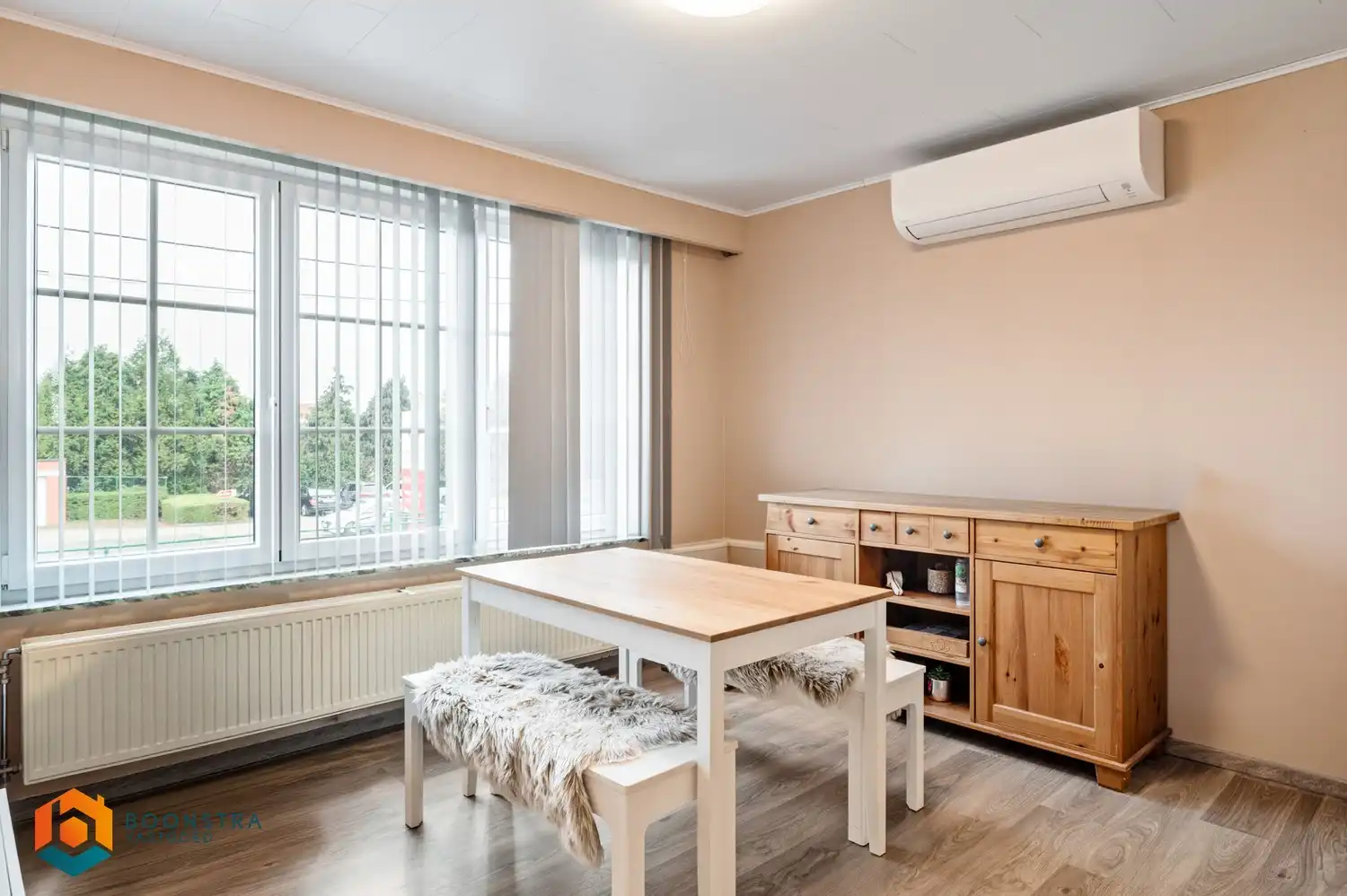 Gerenoveerde rijwoning met 1 slpkr en garage in centrum Putte foto 4