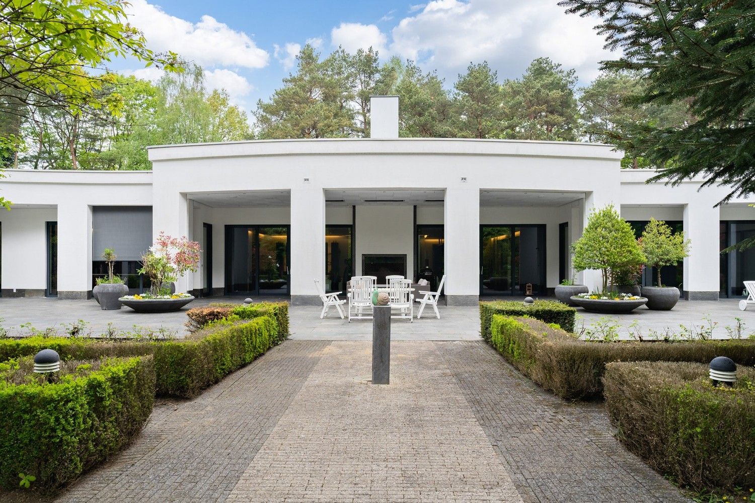 Sublieme villa aan het nationaal park foto {{pictureIndex}}