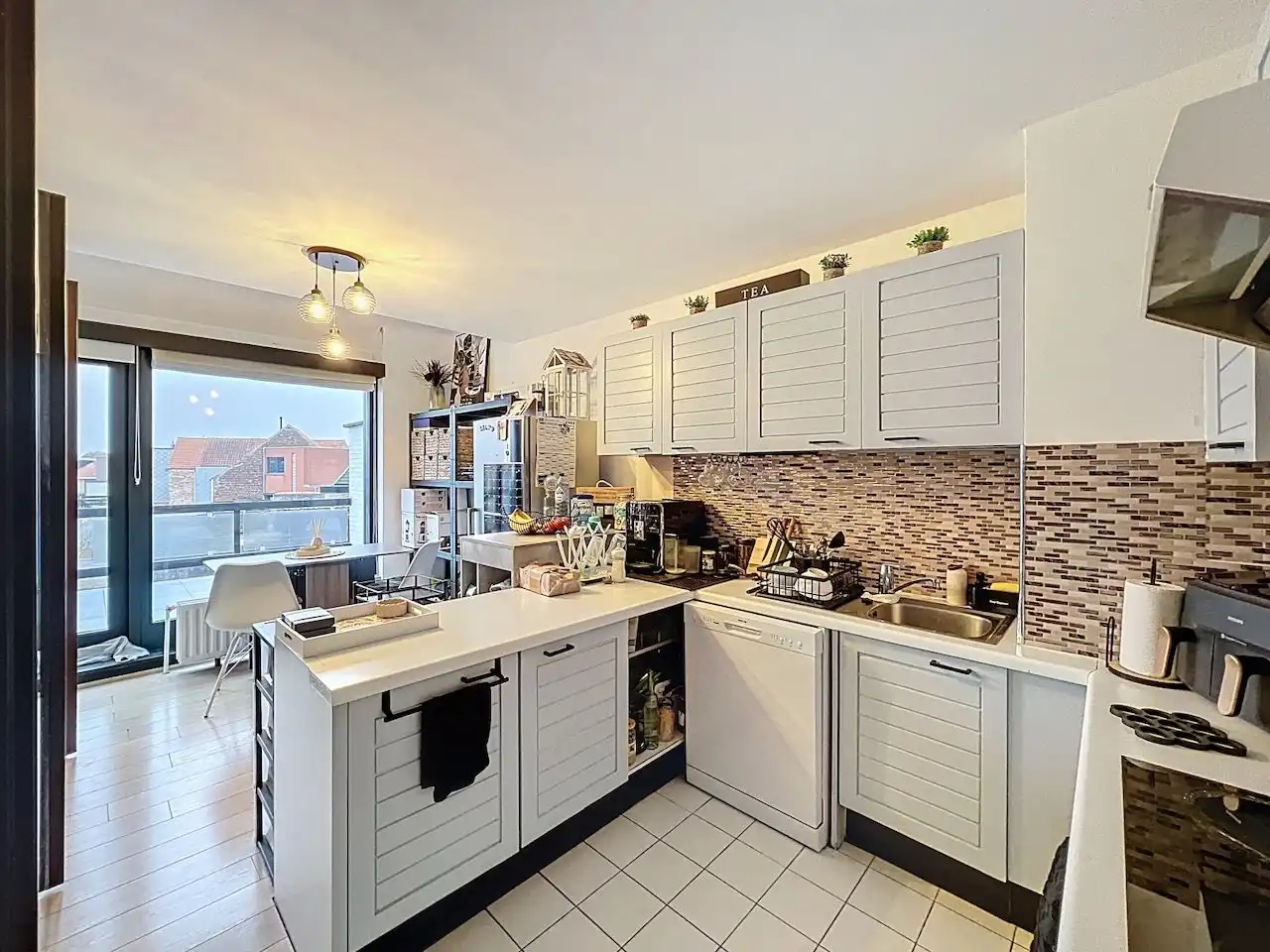 Buitengewoon ruim appartement met open zicht, parking inhuis en multifunctionele zolderruimte foto 8