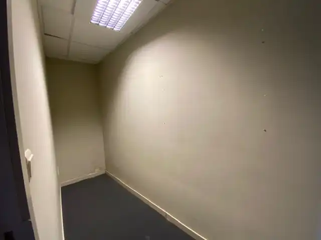 Handelsruimte  (+-160m²) met 6 autostaanplaatsen centrum Geel. foto 12