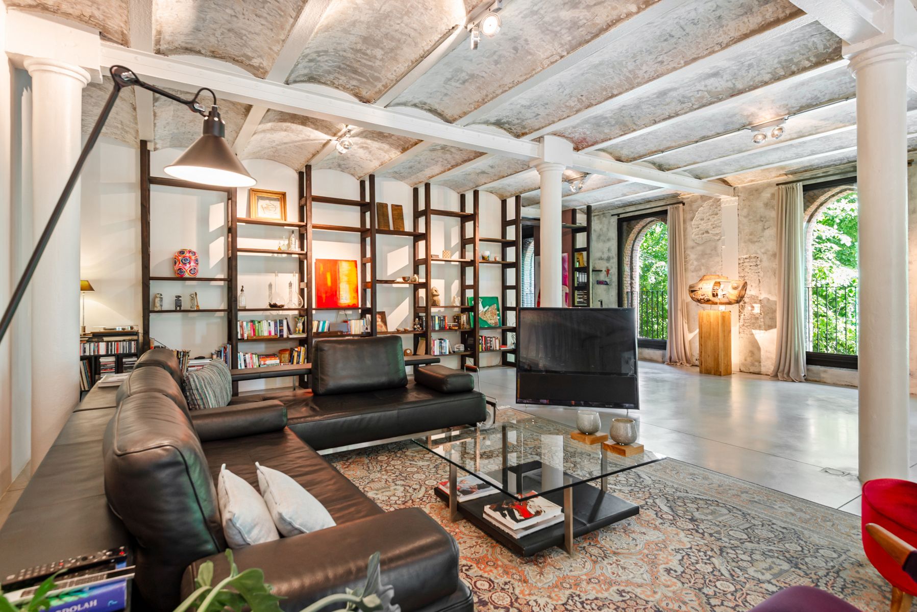  Exclusieve loft van 240 m² in Axel Vervoordt Kanaalproject. foto 5