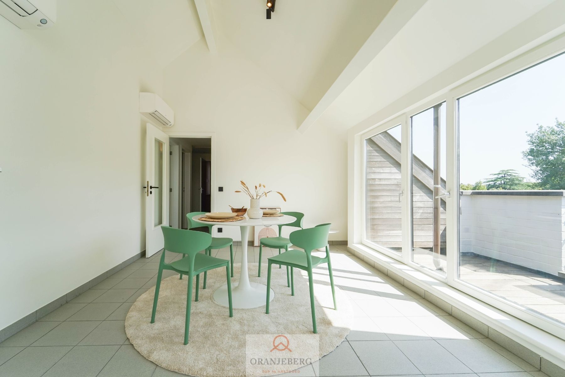 Lichtrijk 1 slpk-appartement met terras Sint-Amandsberg! foto 5