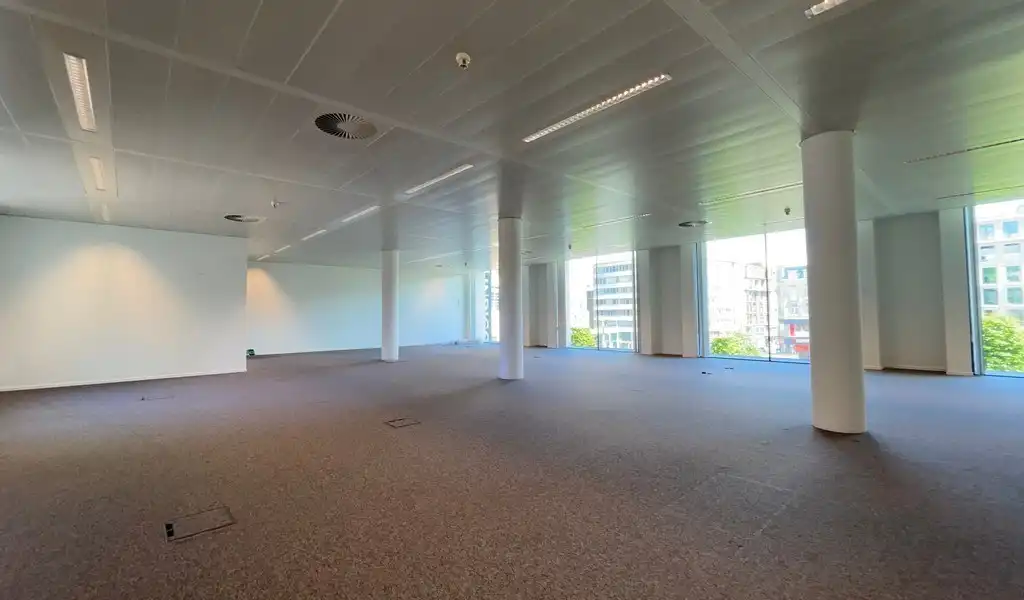 Gerenoveerde kantoorruimte te huur in Astrid Building aan Centraal Station in Antwerpen foto 16