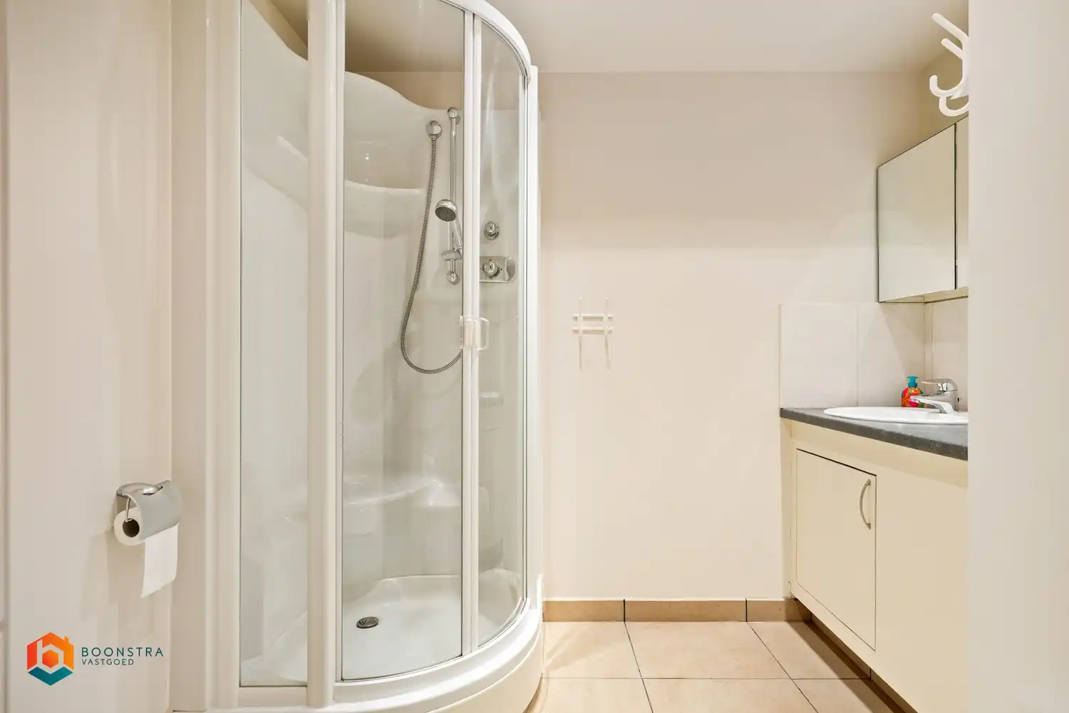 Instapklare woning met 4 slpkrs op perceel van 1122m² in regio Waimes foto 20