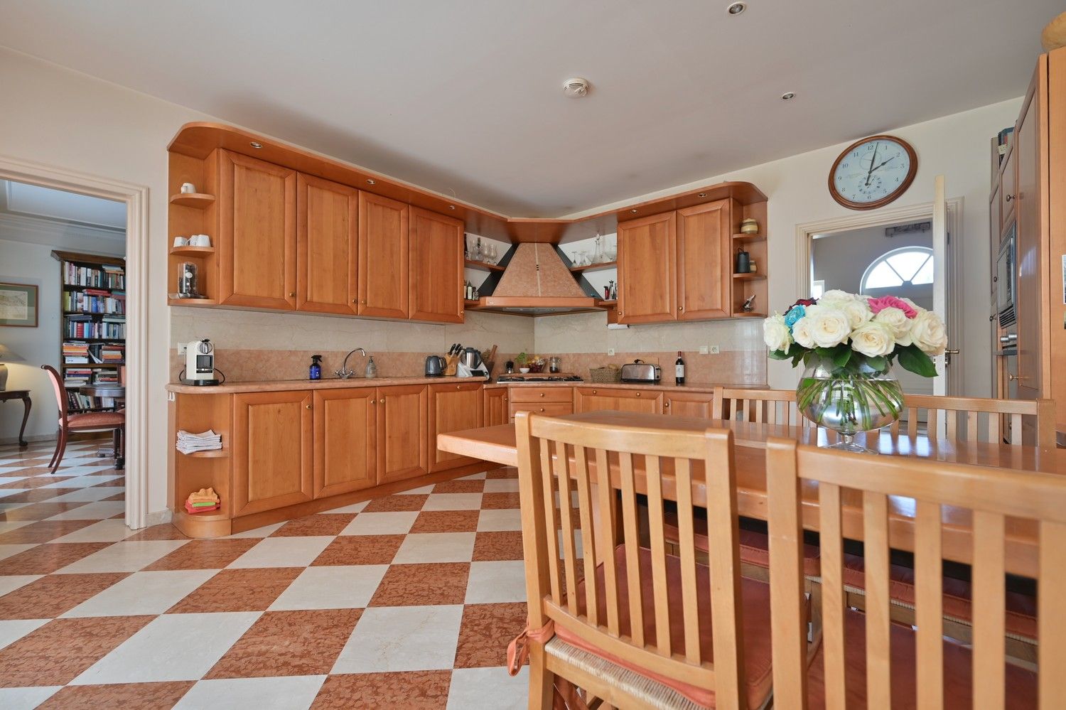 Exclusieve villa in geliefde villawijk Kiewitheide foto 14