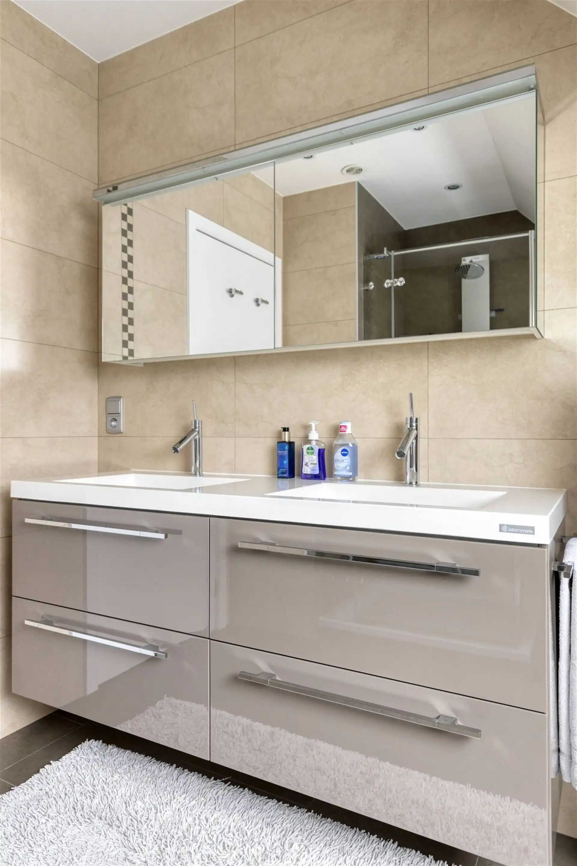 Instapklare woning met 3 slaapkamers en tuin.  foto 20