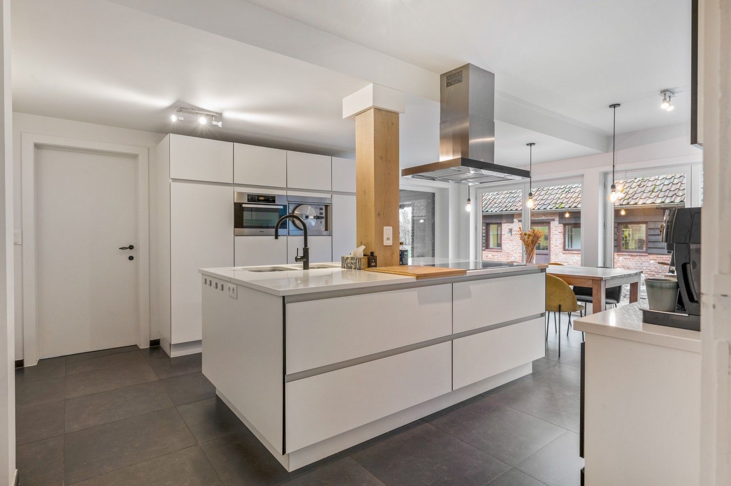 Charmante hoeve met 4 slaapkamers op een riant perceel! foto 11
