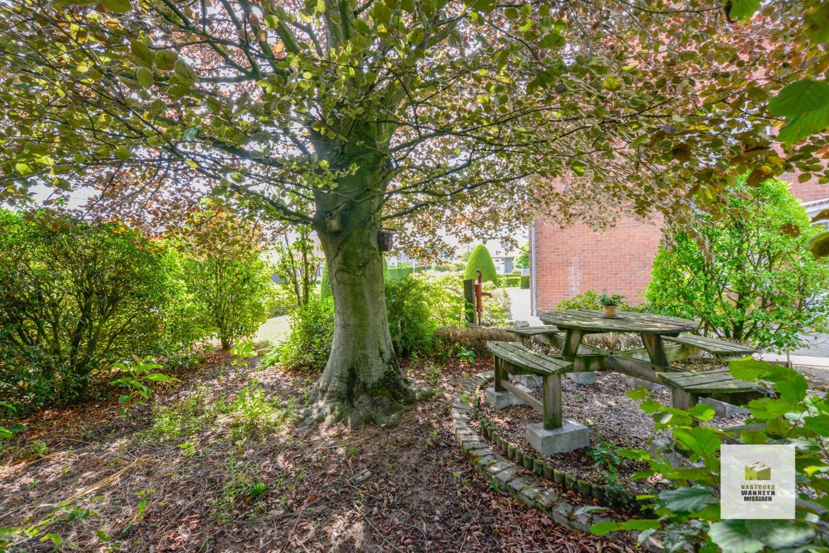 Te renoveren halfopen woning op 778 m2 met 4 slaapkamers (1 gelijkvloers) foto 28