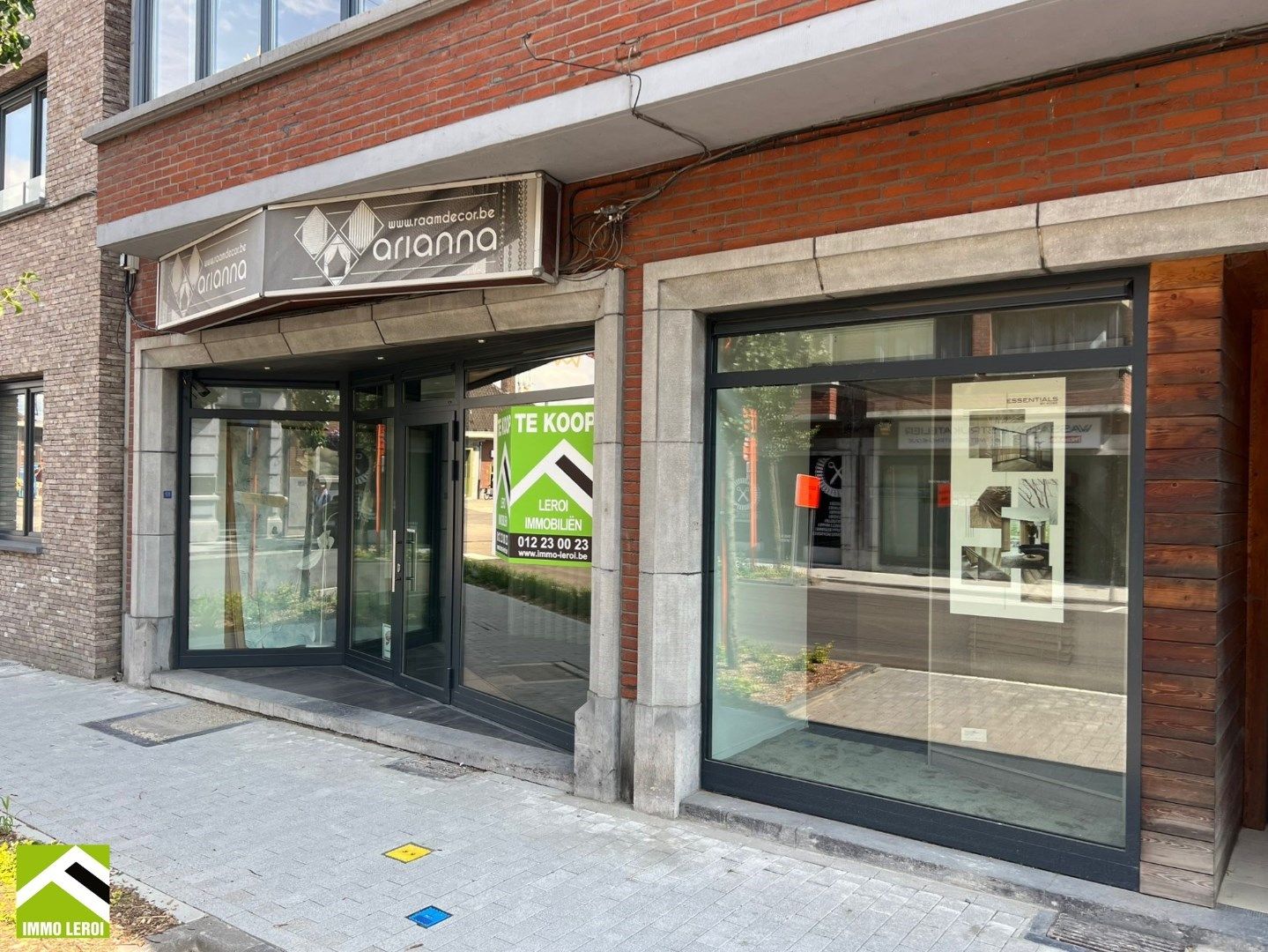 Commerciële topligging aan het station van Tongeren! foto {{pictureIndex}}