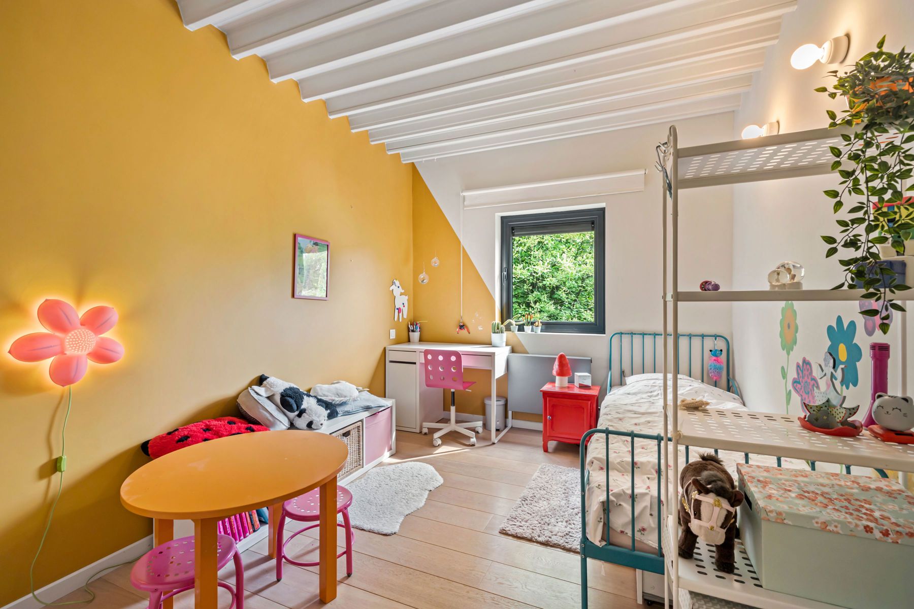 Vrijstaande villa met 4 slpk, zwembad & prachtige badkamer foto 22
