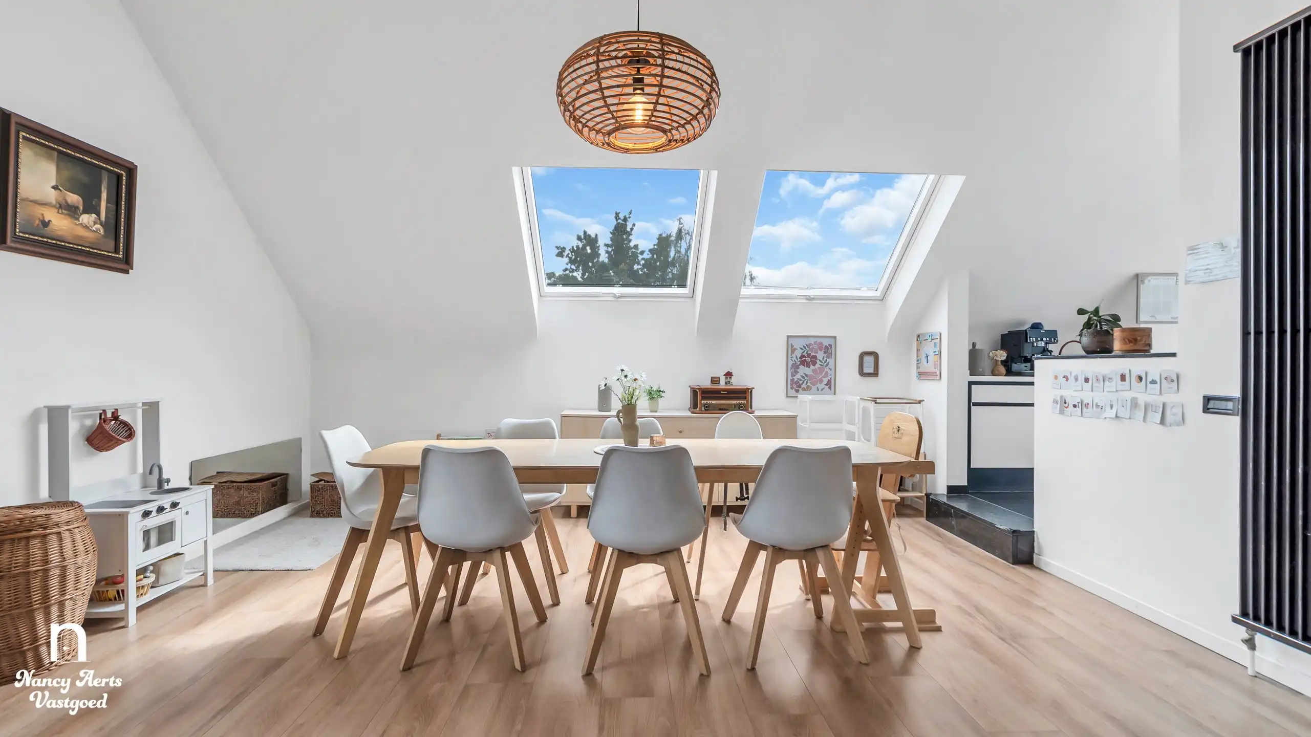 Lichtrijke duplex met open indeling en 3 slaapkamers foto 3