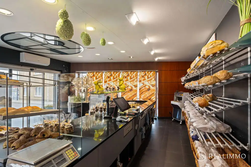 Veelzijdig handelspand met woonst op topligging in hartje Moen foto 5