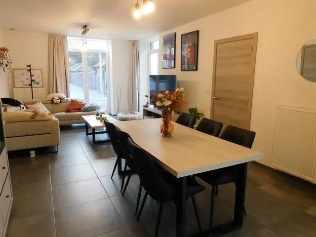 Rustig gelegen gelijkvloers appartement met tuin en carport foto 5