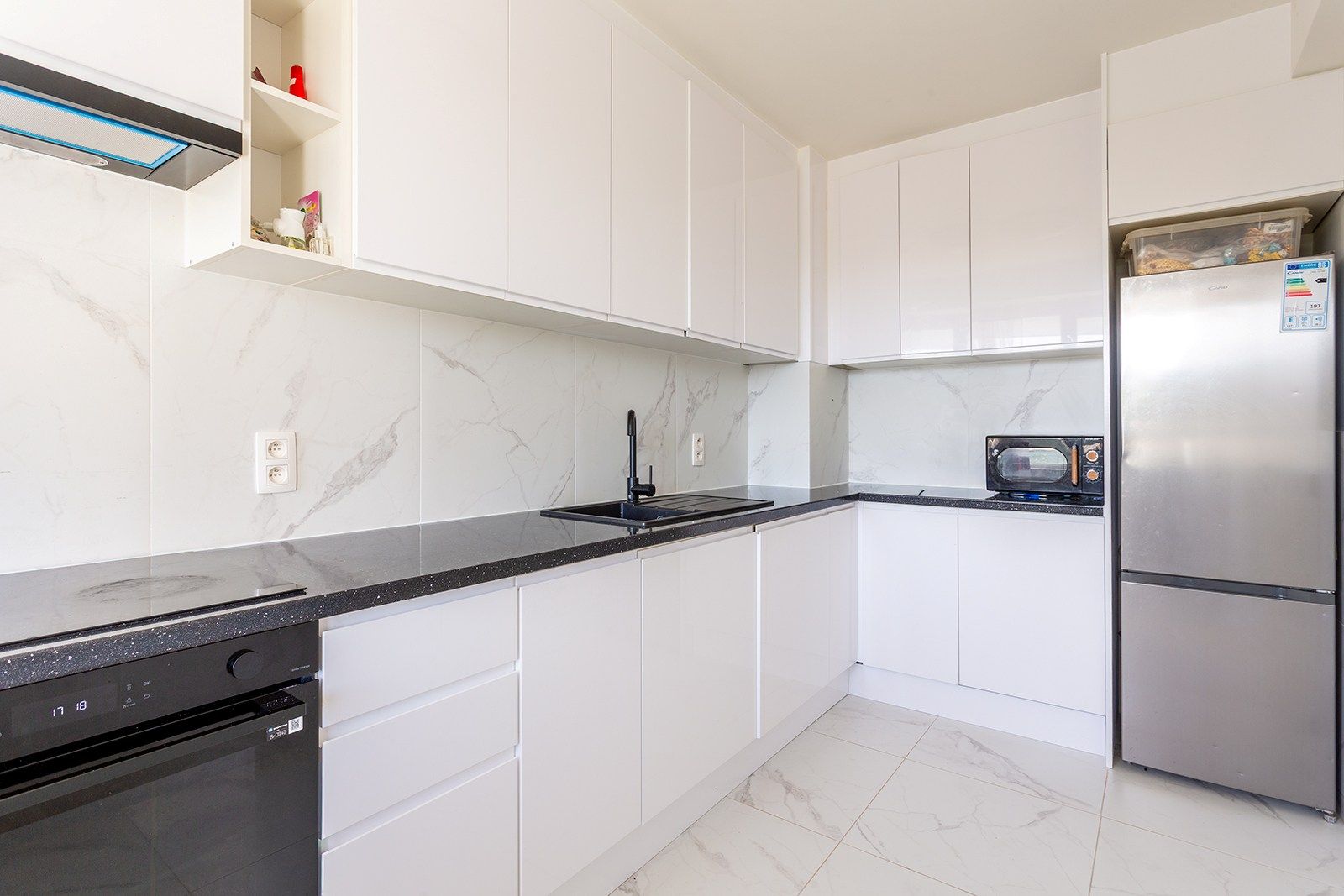 Instapklaar 3-slaapkamerappartement op de 5e verdieping met zuidgericht terras foto 13