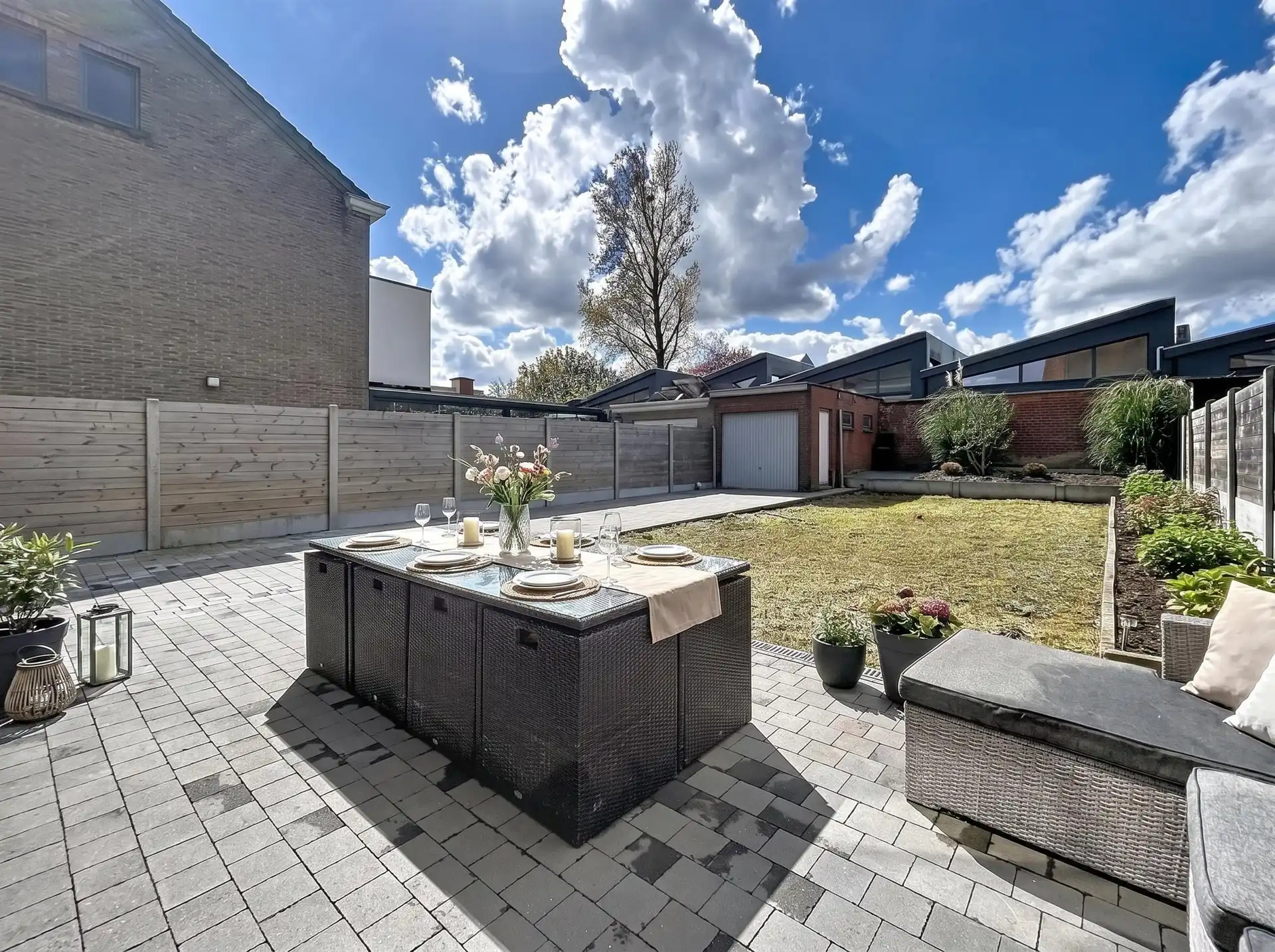 Half open bebouwing met 3 slaapkamers en garage op perceel van 315m² foto 4