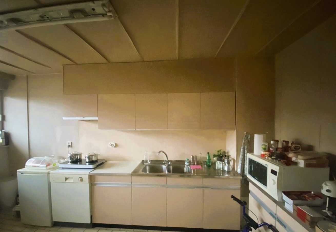 Ruim appartement (H.O.B) pal in Genk-Centrum - Investeringskans! foto 8