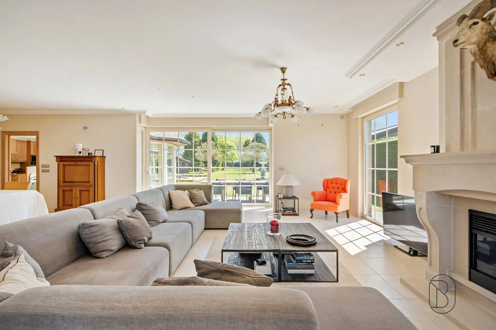 Perfect onderhouden grote villa op 3000m2. foto 13