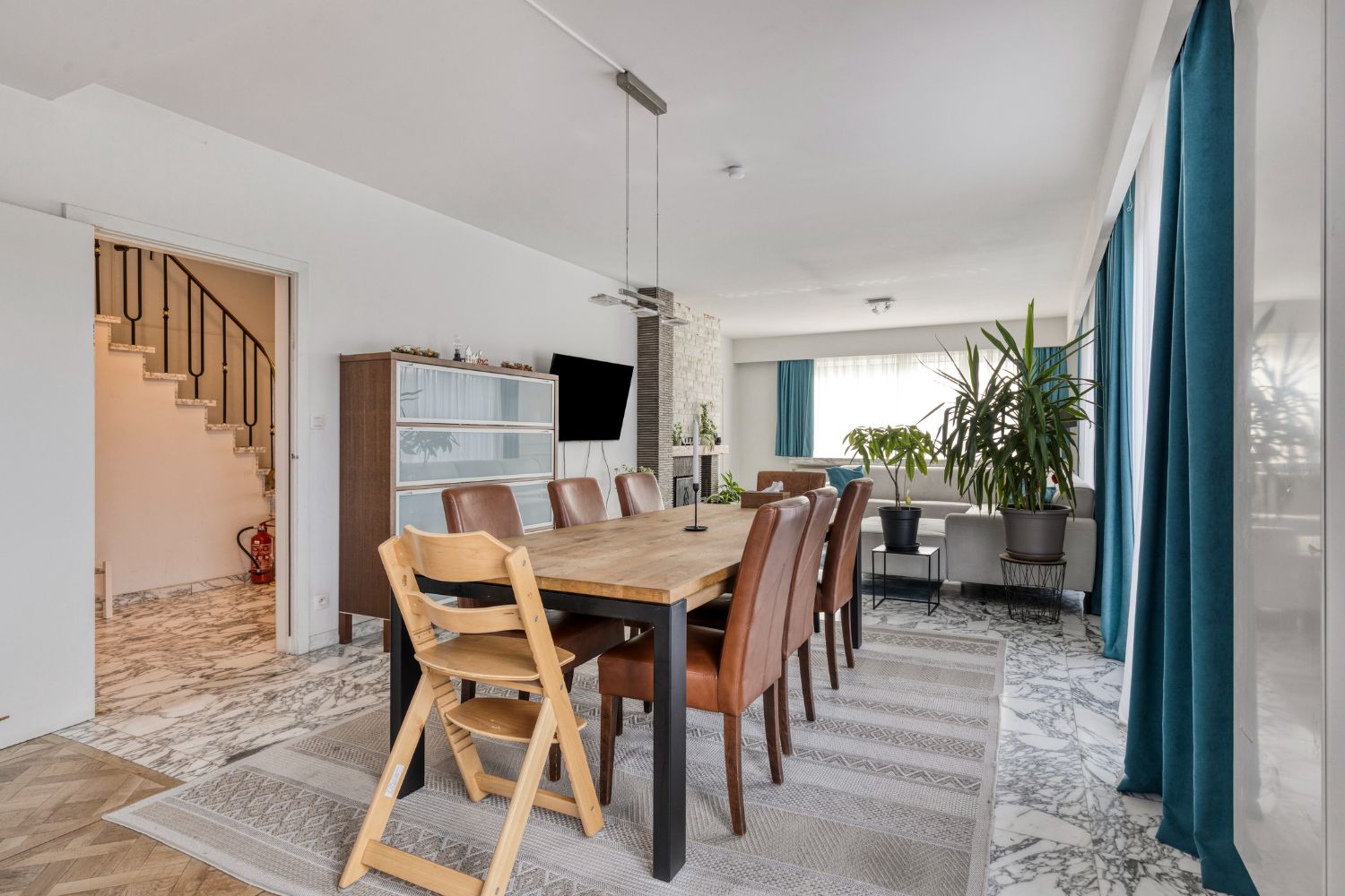 Karaktervolle gerenoveerde statige villa nabij Spuikom te koop foto 18