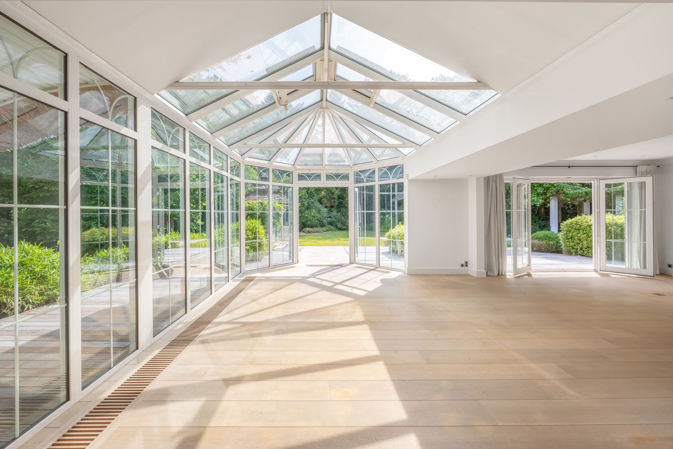 Instapklare villa op een riant perceel van 3.750 m² foto 13