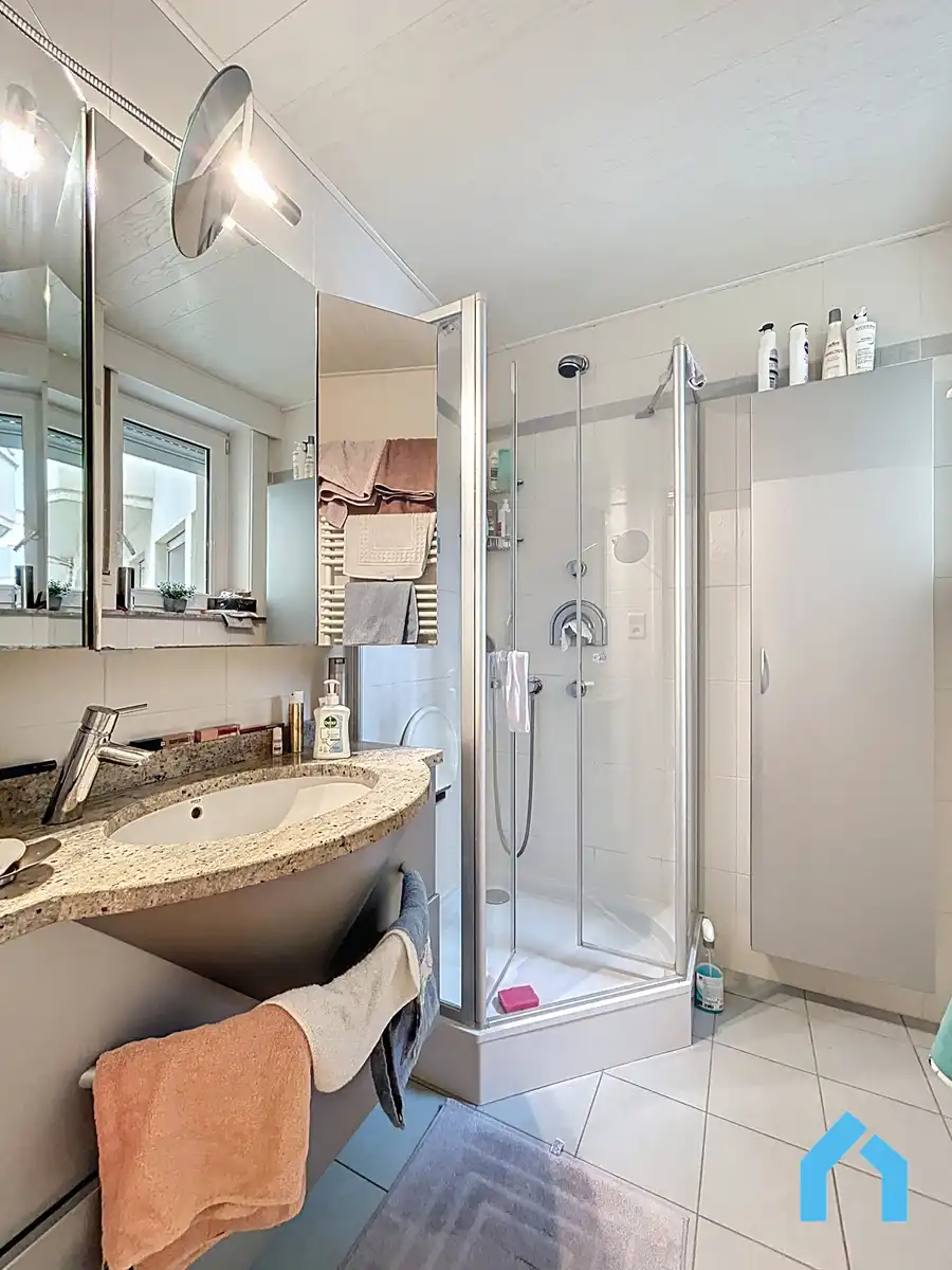 Charmant appartement met ruim terras te koop! foto 15