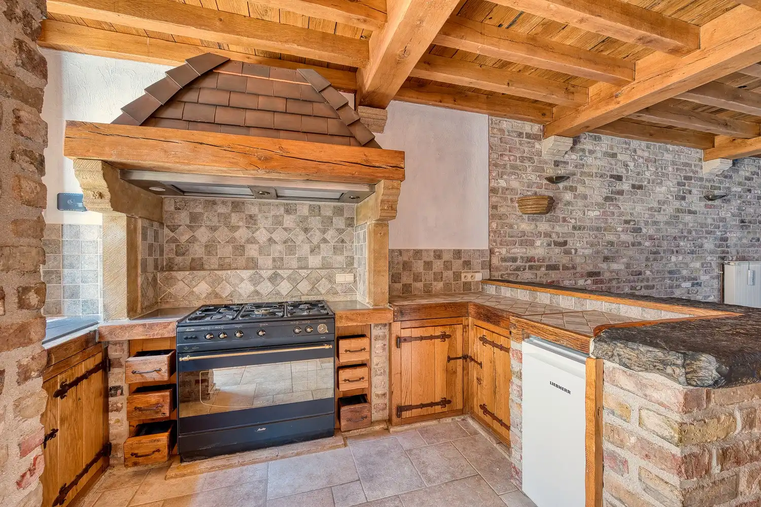 Brugge centrum, in charmante rustige straat,  NETTE KARAKTERVOLLE KNUSSE STADSWONING met patio en 2 ruime slaapkamers foto 3