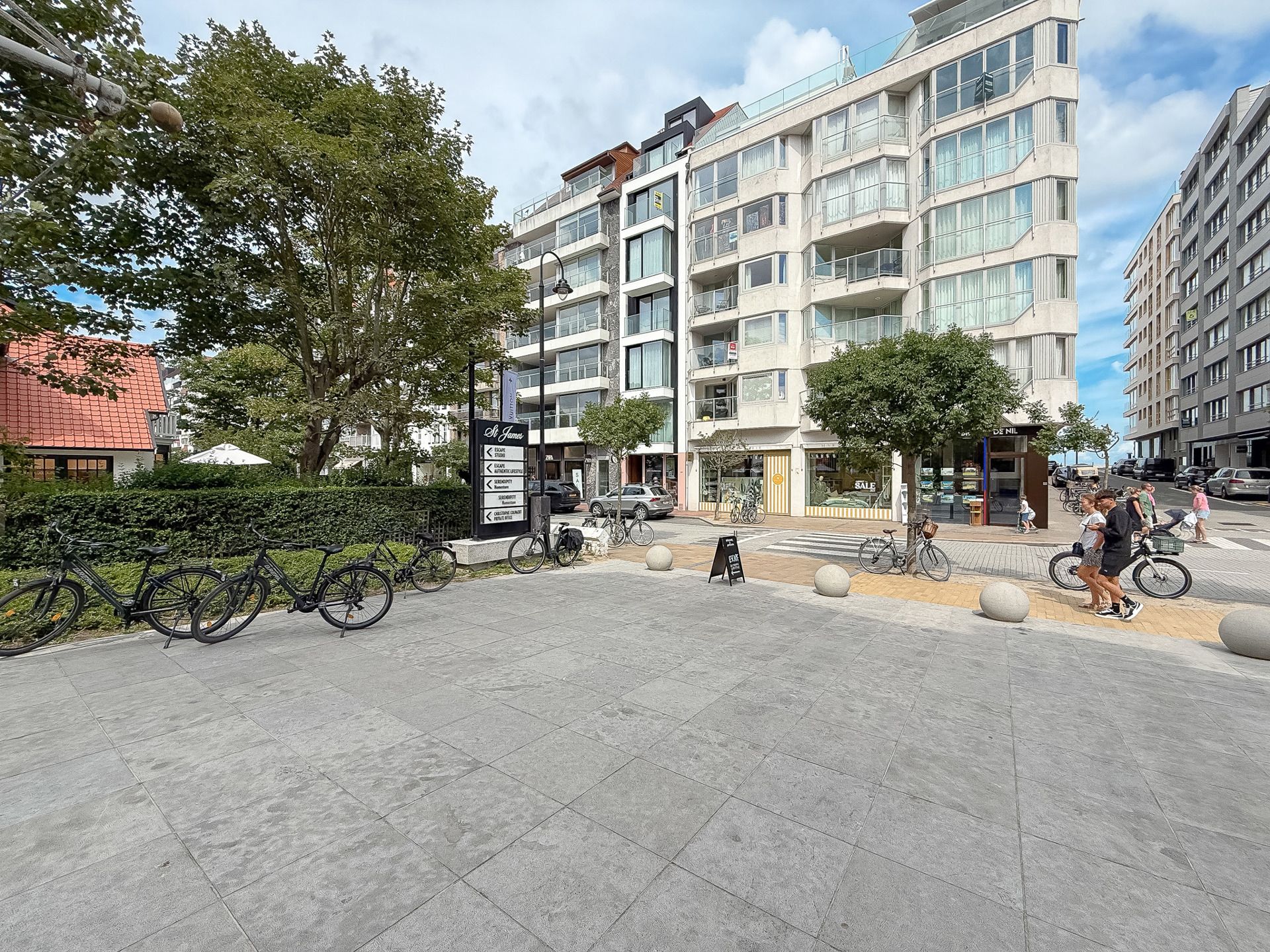 Stijlvol en lichtrijk appartement op toplocatie in het Zoute foto 16