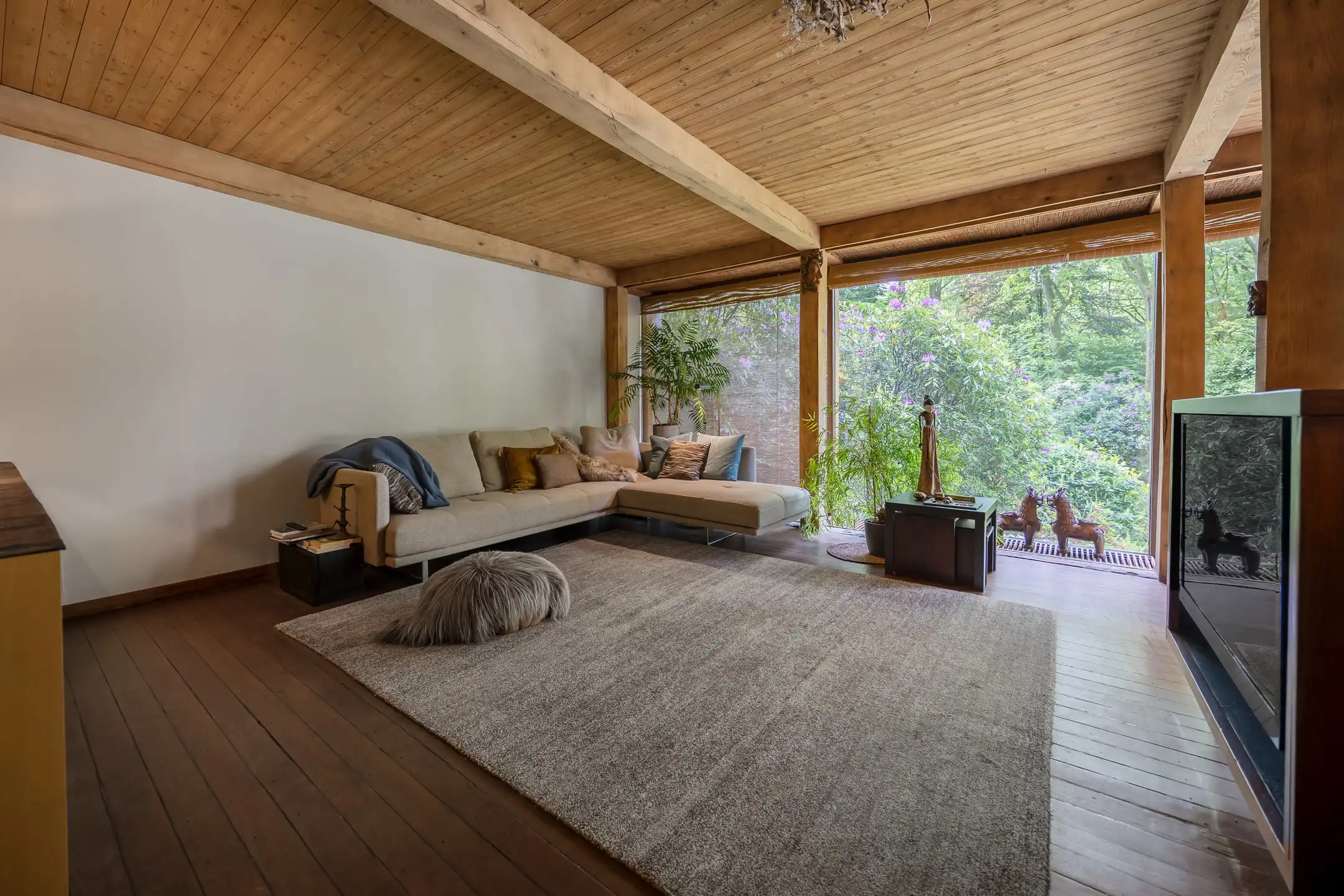 Architecturale woning in het groen met veel licht foto 6
