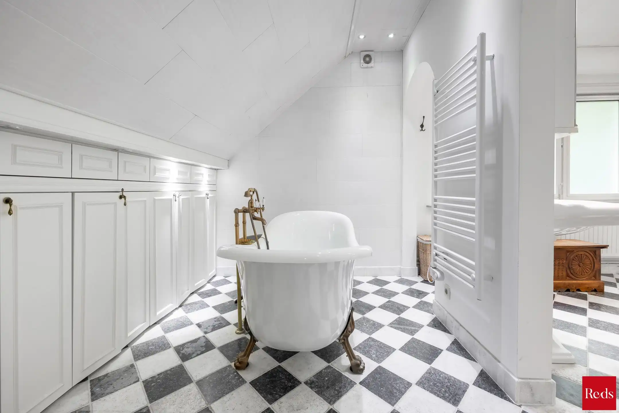 Instapklare villa met zwembad in groene omgeving foto 17