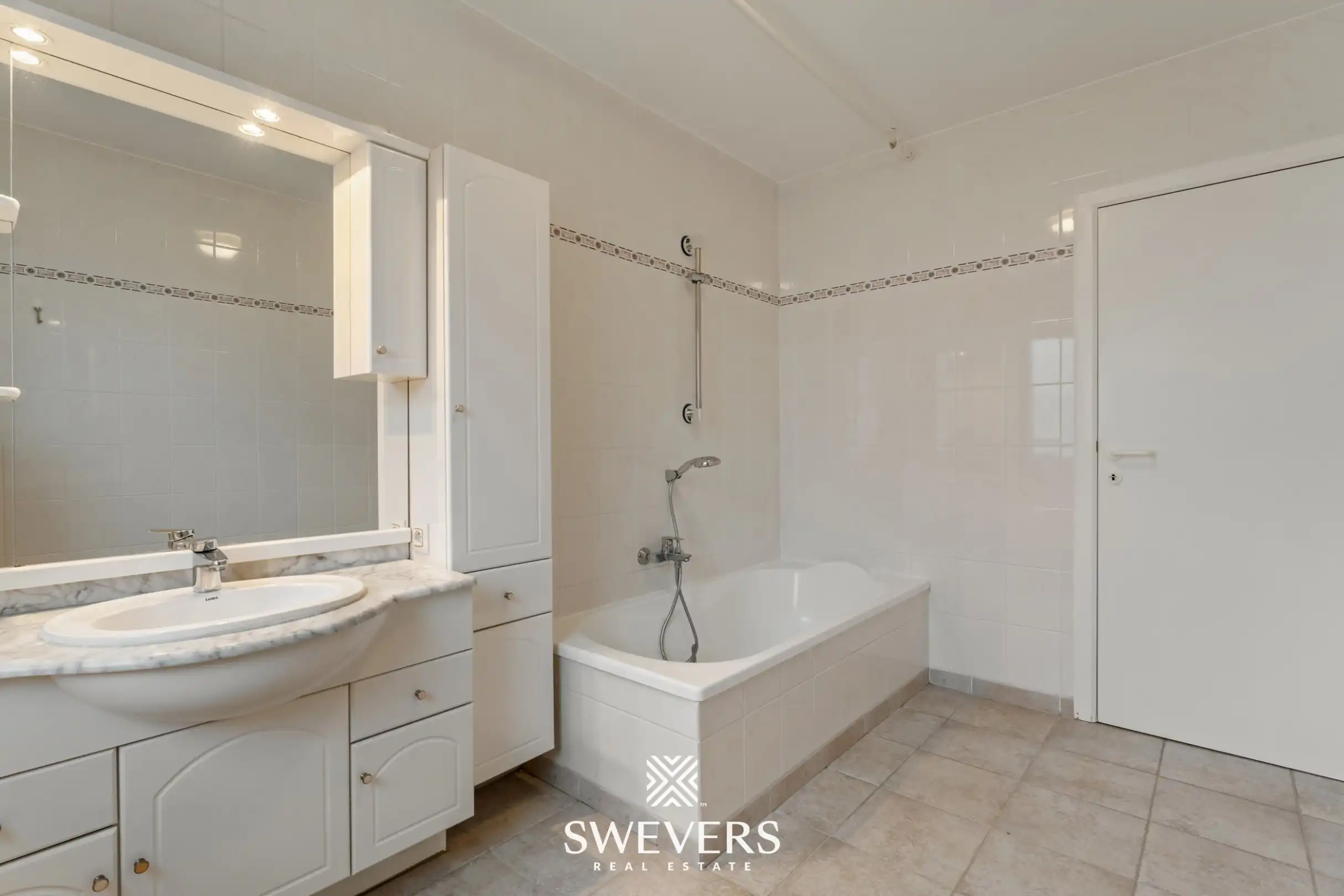 Ruim duplex appartement met 2 slaapkamers, terras en garage in Heusden-Zolder foto 13