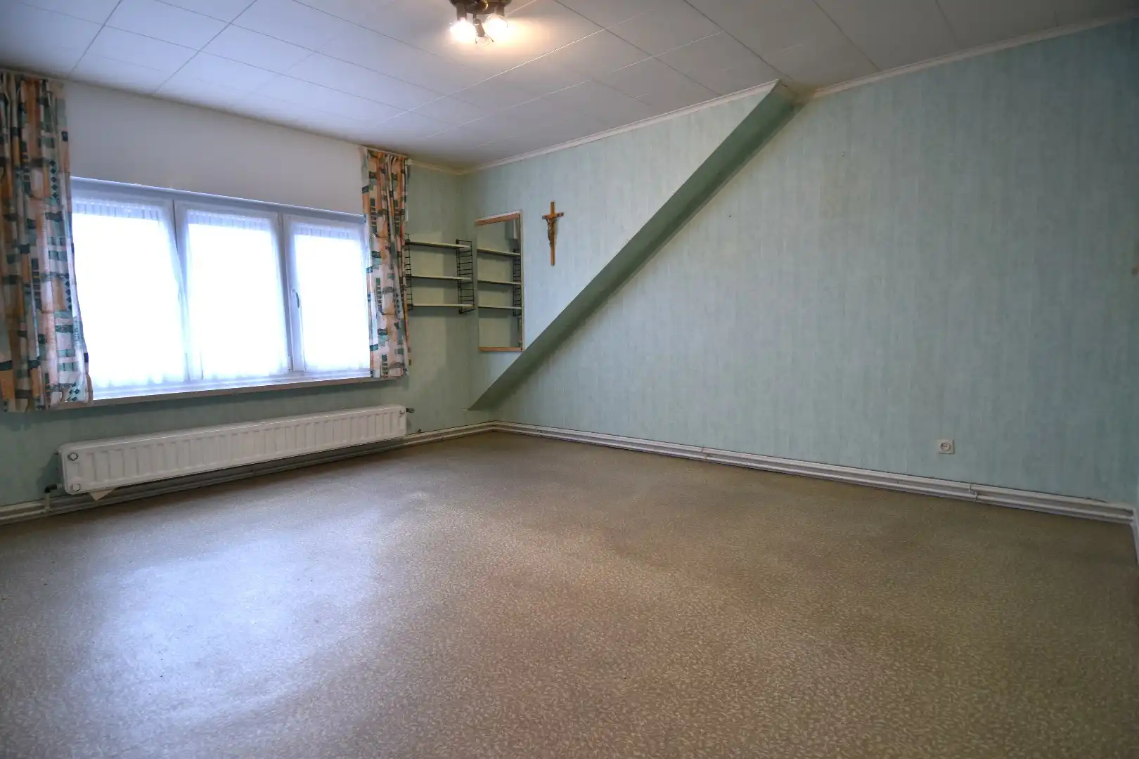 Woning op hoekperceel met 3 slaapkamers, garage en zalige tuin te koop in Gullegem foto 7