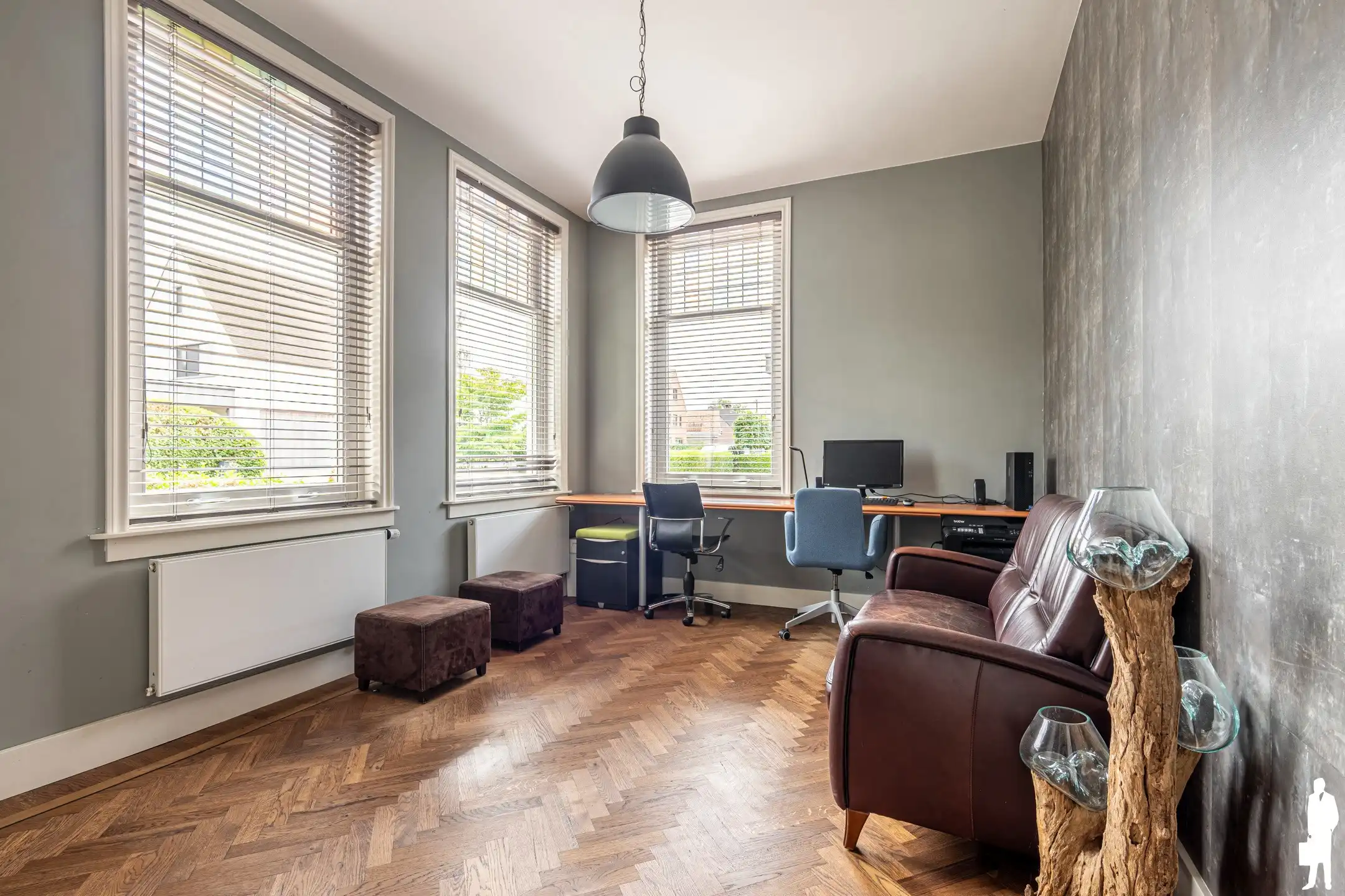 Villa met 6 slpk. 2 badk. en garage op 900m² nabij NL grens. foto 3