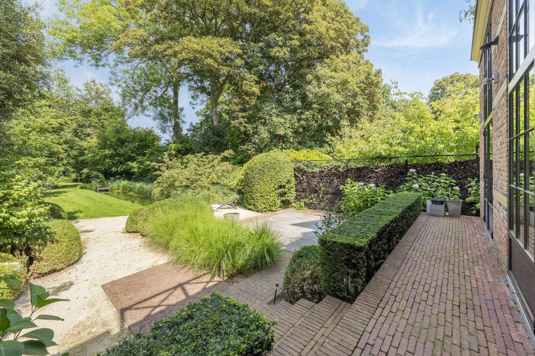 EDEGEM - Exclusieve villa met parktuin en zwemvijver foto 18