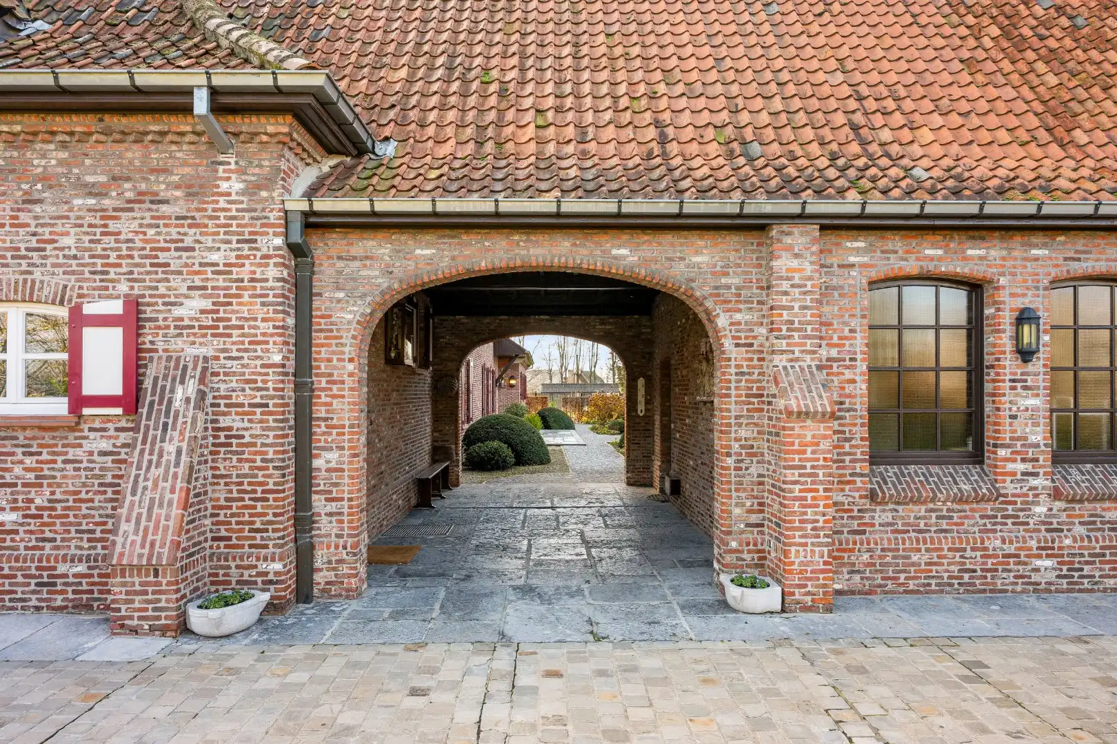 Unieke eigendom met 2 schuren, kapschuur, paardenstal en verzichten foto 25