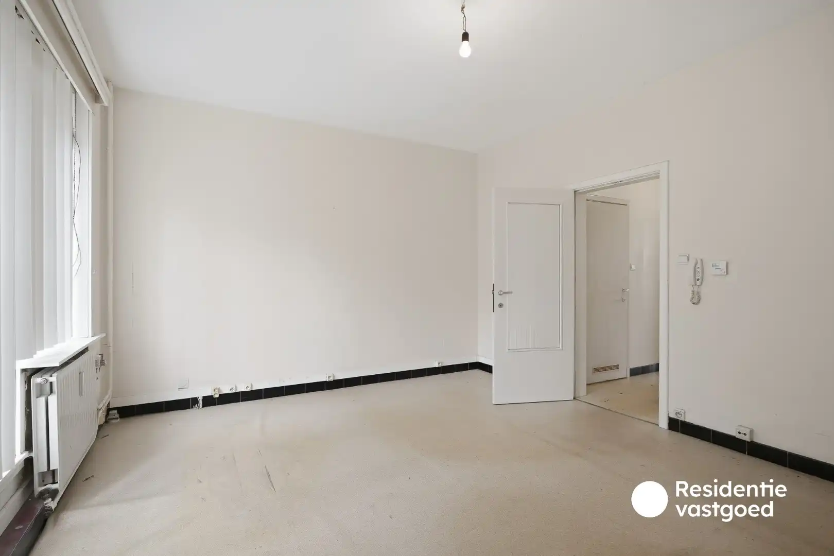 Interessante investeringseigendom met 2 vergunde appartementen, garage en ruime tuin! foto 5