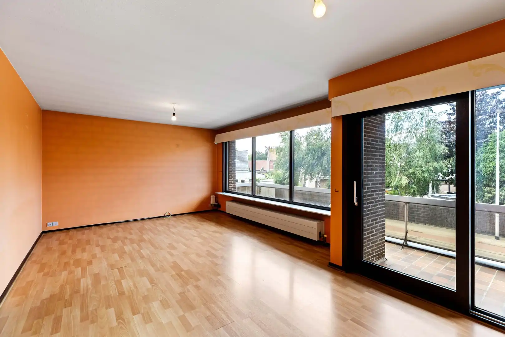 Ruim en lichtrijk appartement met 3 slaapkamers, terras en garage foto 2