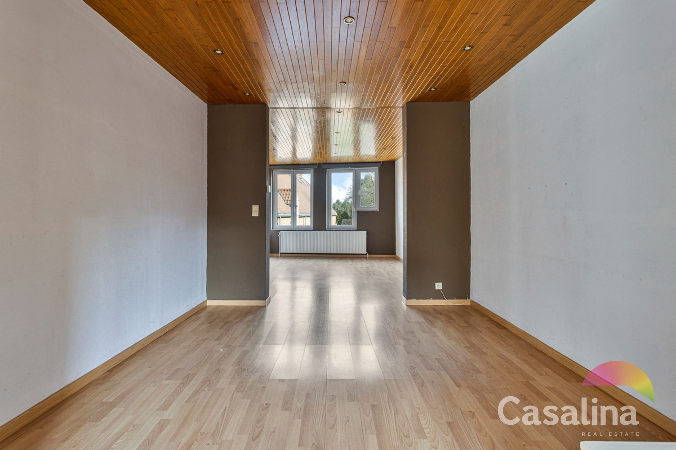 Een ruime te renoveren rijwoning van 207m² met zonnig terras foto 5