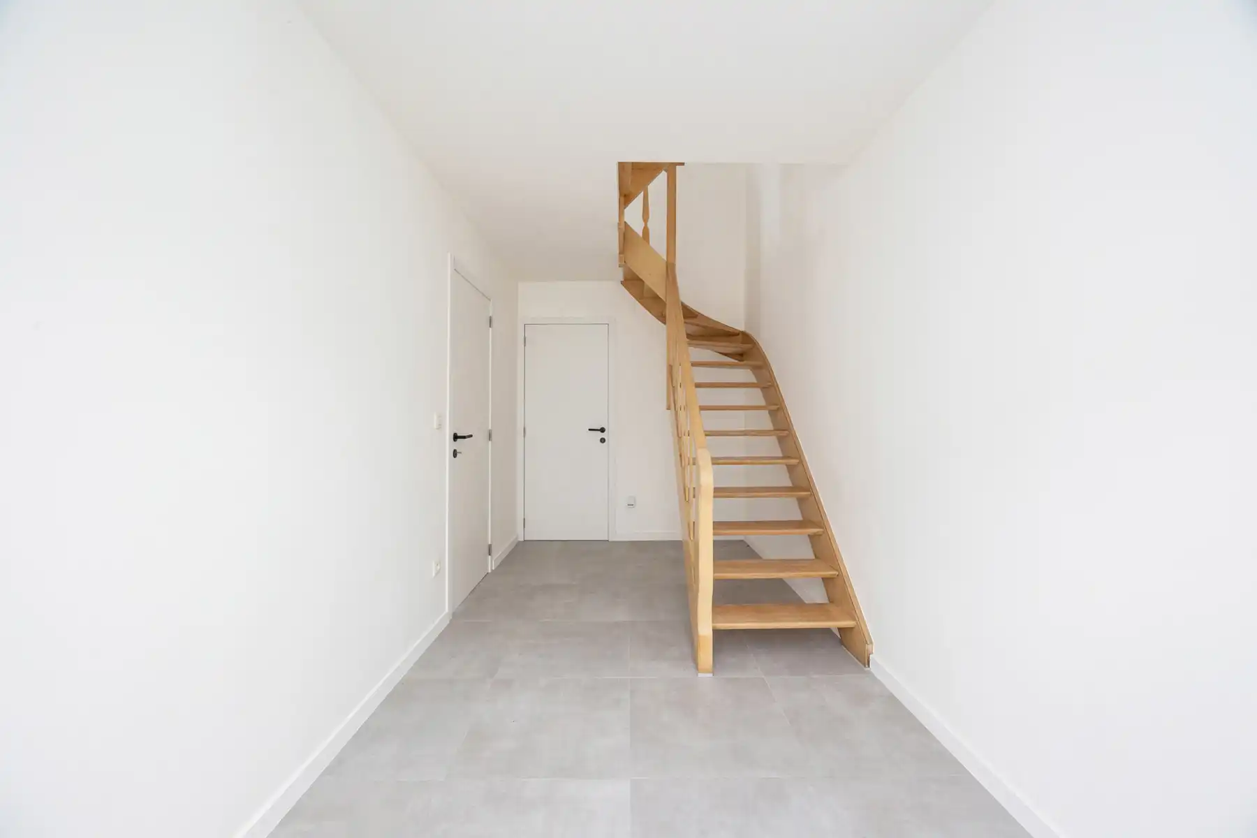 Totaalrenovatie (2025) met 3 slp, tuin en garage in Merksem foto 5